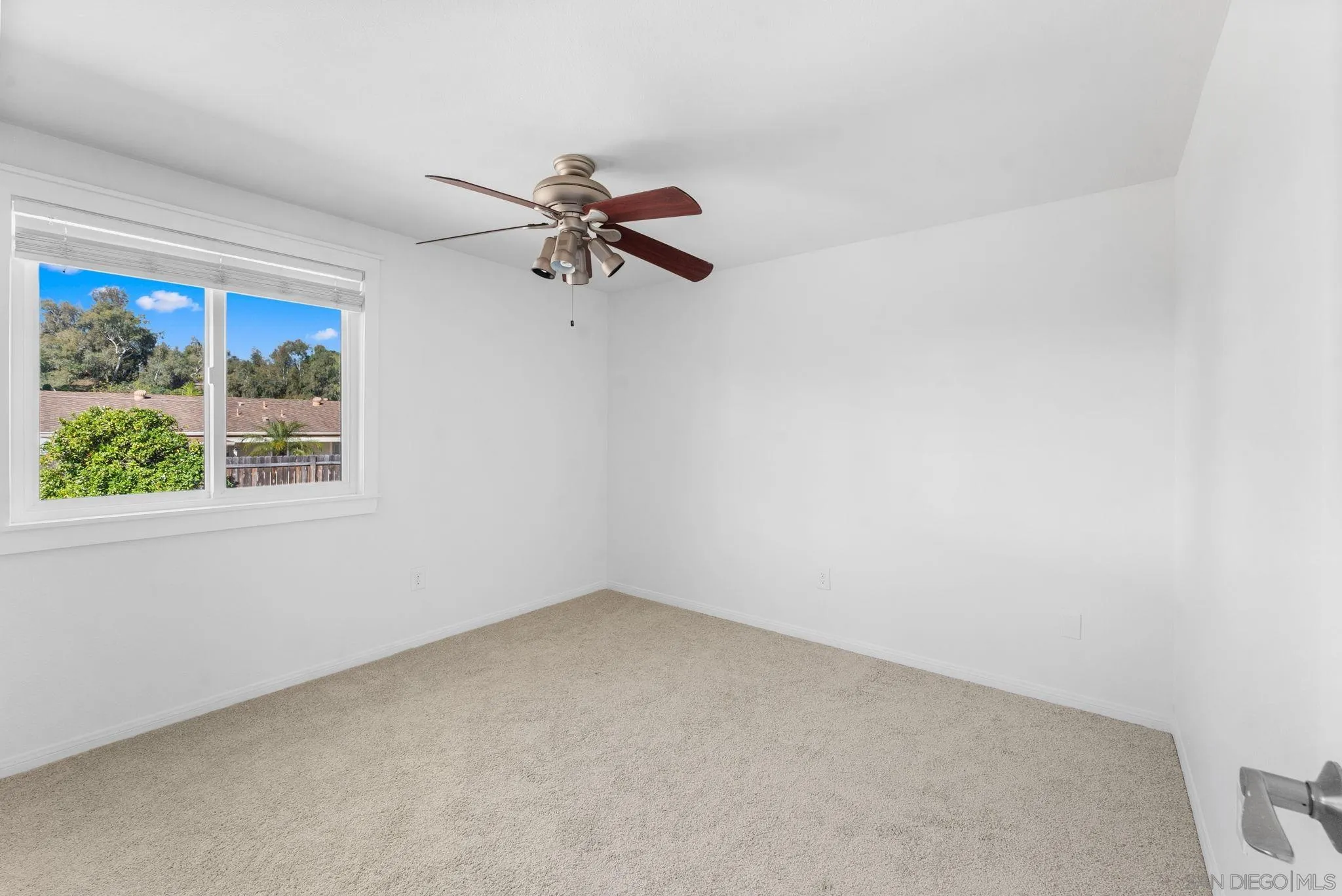 https://cdn.realtyfeed.com/cdn/127/260005210/235d2597bcd135404d988b4422a2eceb.webp