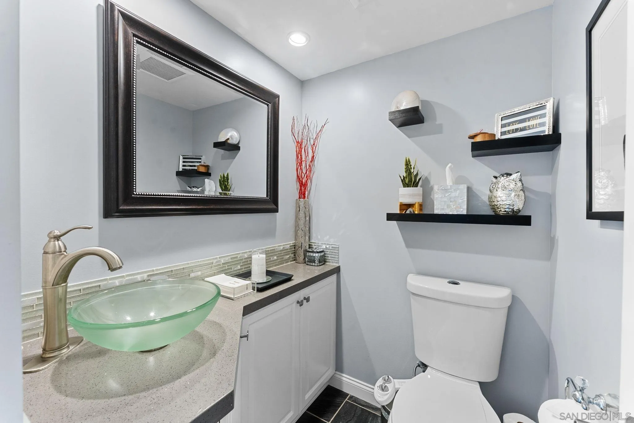 https://cdn.realtyfeed.com/cdn/127/260005210/321e287520abca8d7cdd4bc14af72418.webp