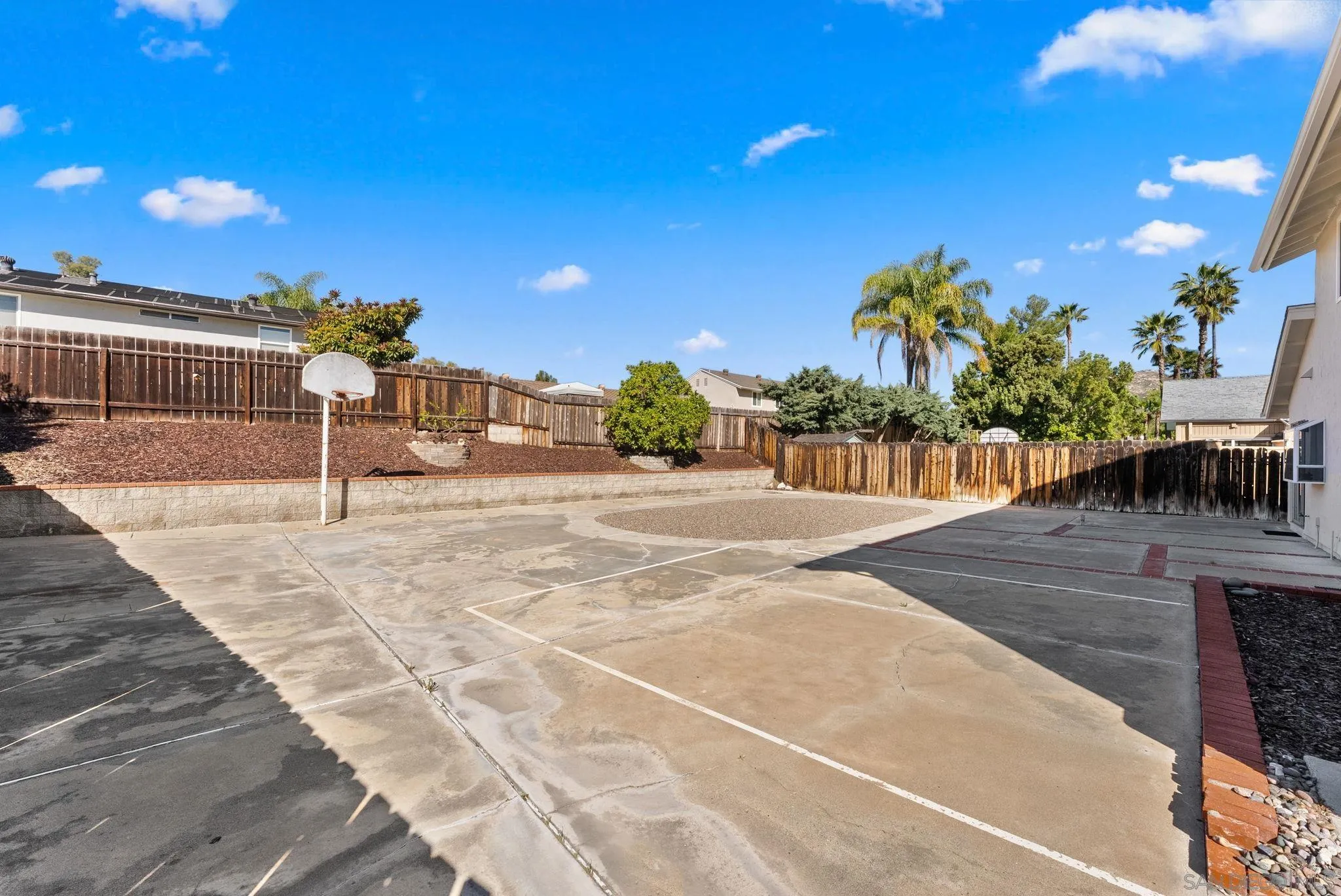 https://cdn.realtyfeed.com/cdn/127/260005210/46af9600748a2c321a2b428a83e115d0.webp
