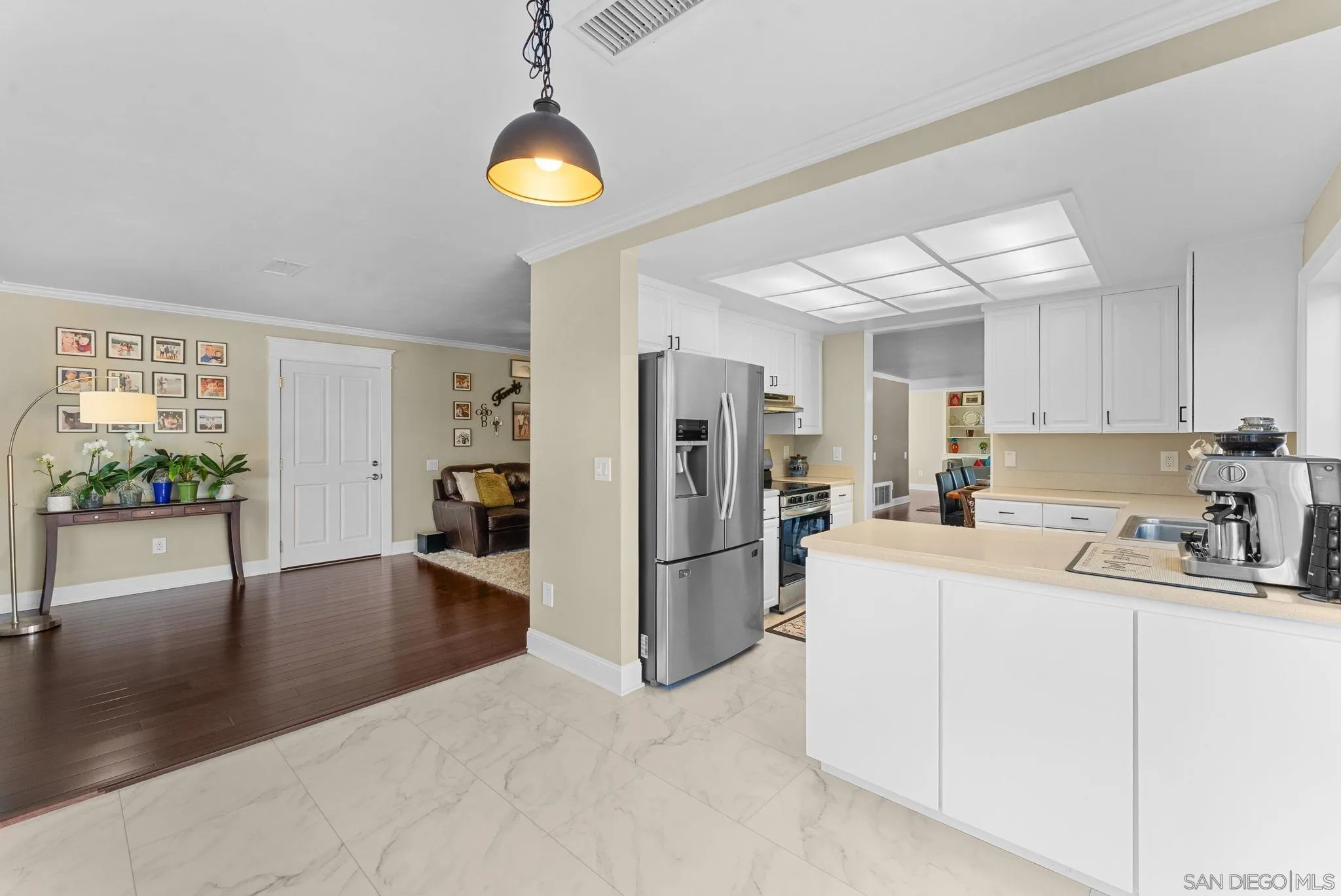 https://cdn.realtyfeed.com/cdn/127/260005210/734af548c7cb3c9ed356022a60d329f0.webp