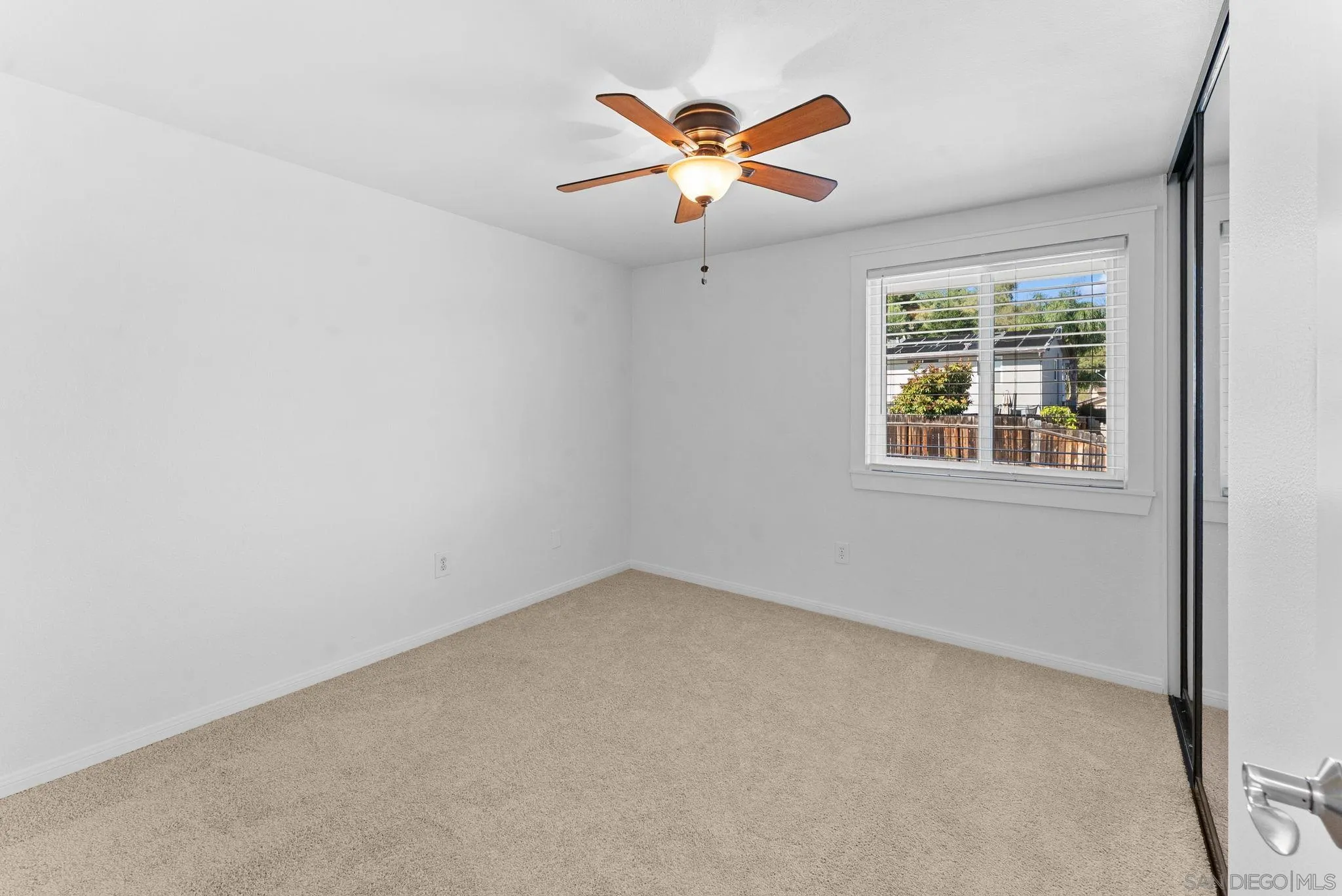 https://cdn.realtyfeed.com/cdn/127/260005210/990a8bd4d086239863e730f5709f596a.webp