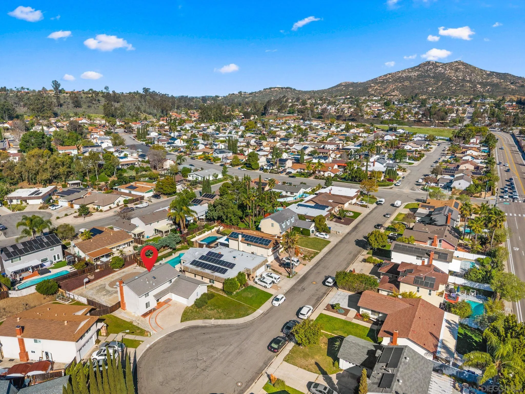 https://cdn.realtyfeed.com/cdn/127/260005210/9faf9ee4dc0f0f90903152dce8f0e313.webp