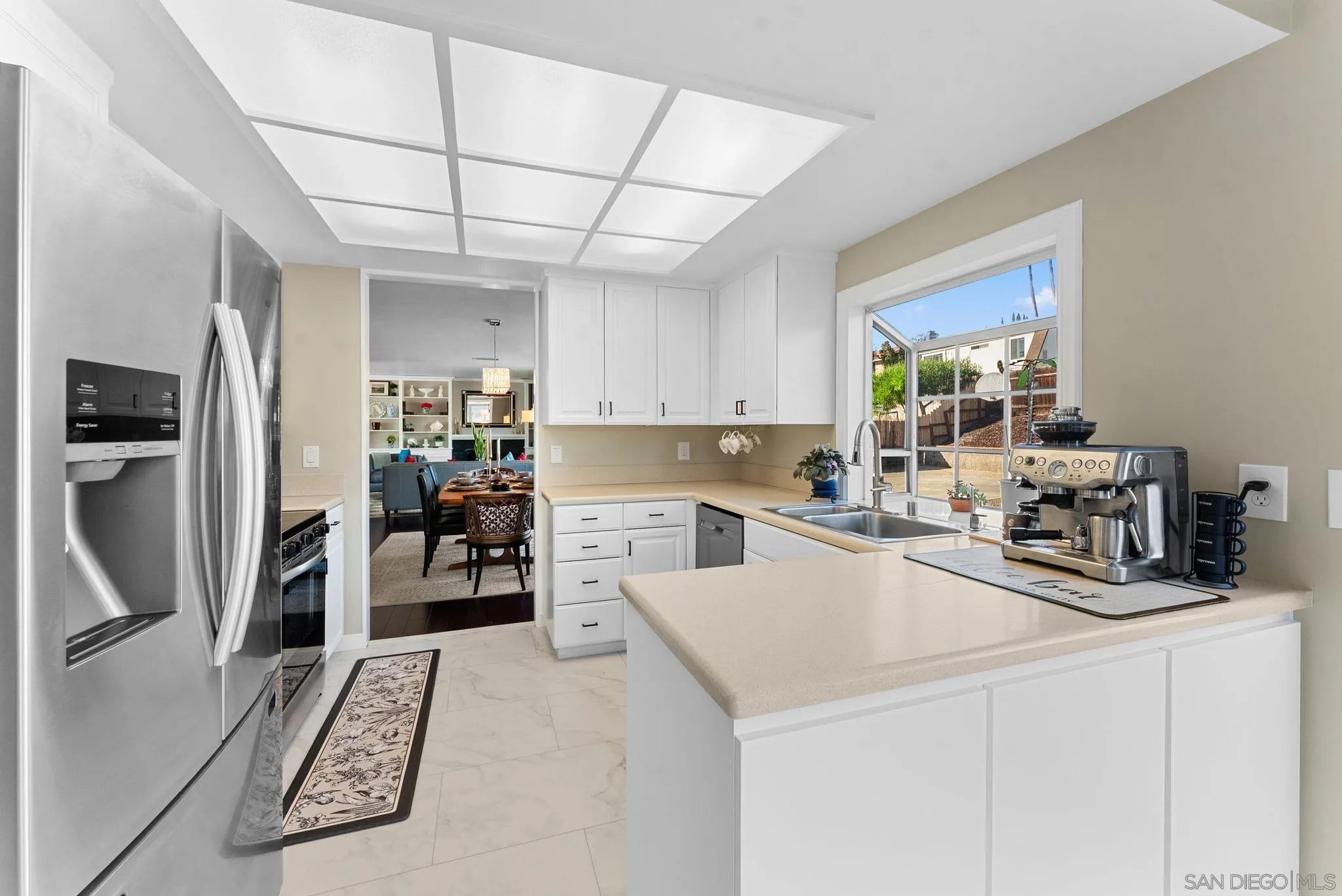 https://cdn.realtyfeed.com/cdn/127/260005210/a8e237bd845083341525083a05742e85.webp