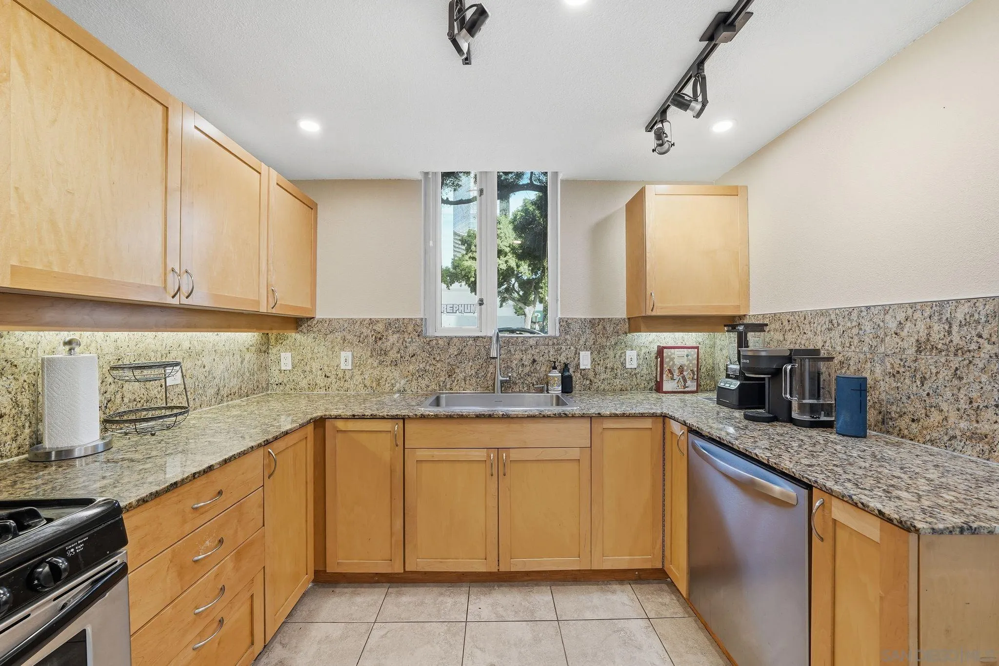 Photo #13: 260005214 Listing: Photo #13
