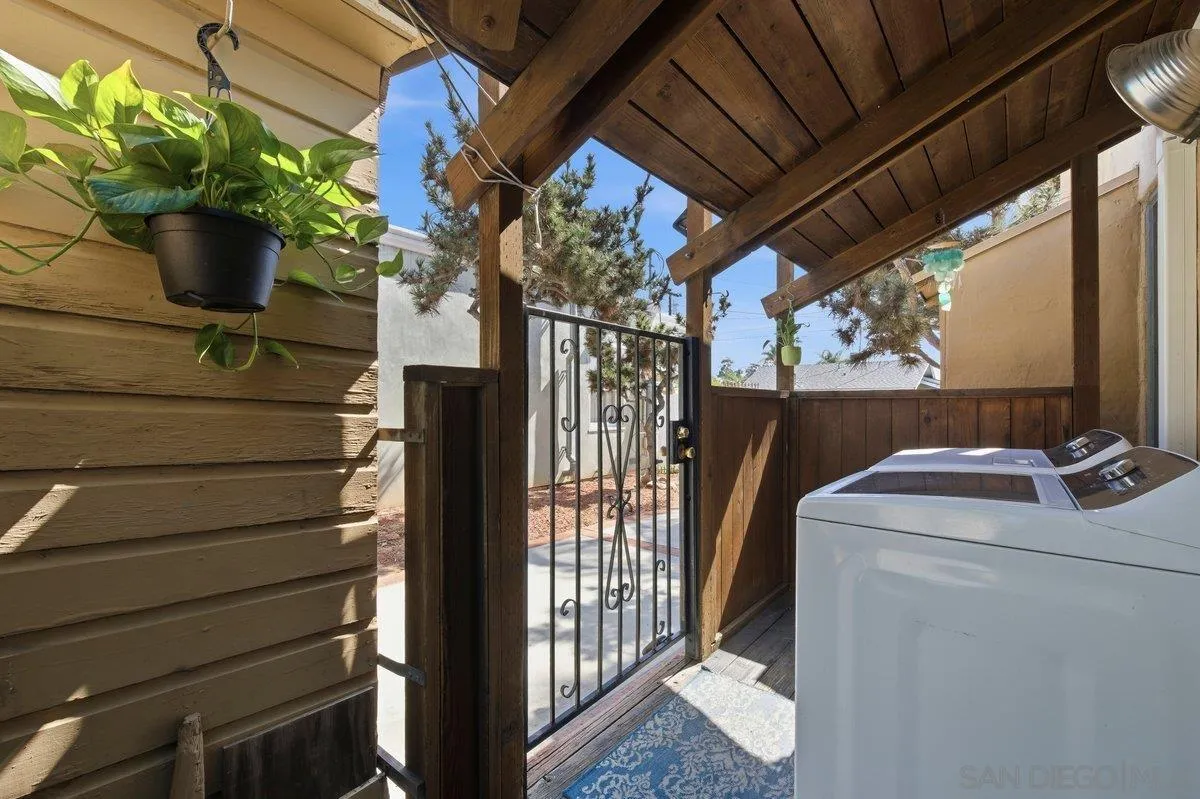 https://cdn.realtyfeed.com/cdn/127/260005216/87085513df5d86331c3b1764113375f4.webp
