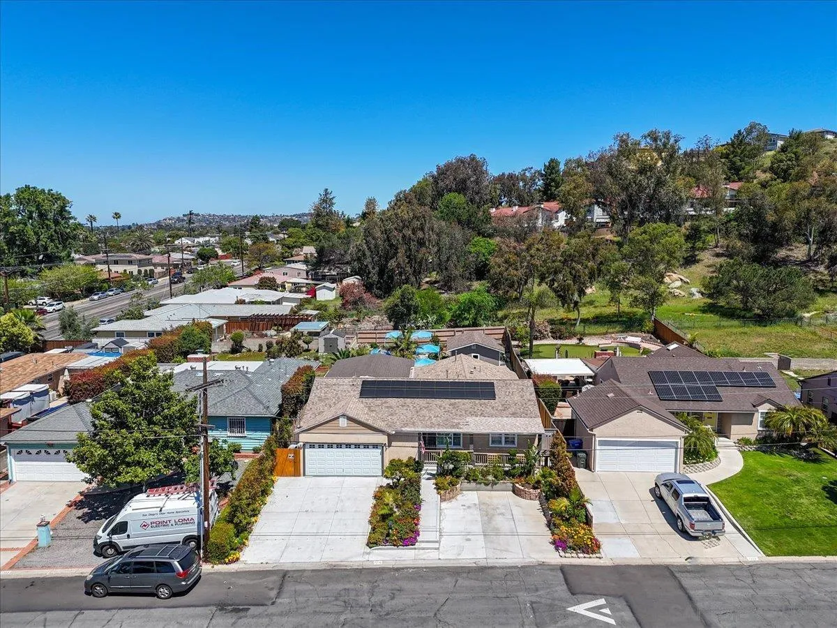 https://cdn.realtyfeed.com/cdn/127/260005217/455c8df086e3a8b562f023f239a20d6e.webp