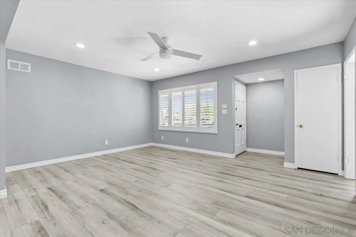 https://cdn.realtyfeed.com/cdn/127/260005217/4a9e3c624de89e07be71f51ebf5e9590.webp