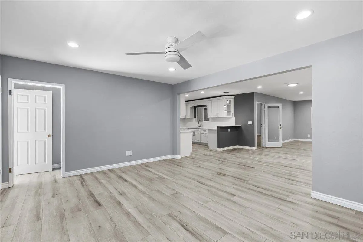 https://cdn.realtyfeed.com/cdn/127/260005217/a82ee7327c2f3e859417b9a021227918.webp