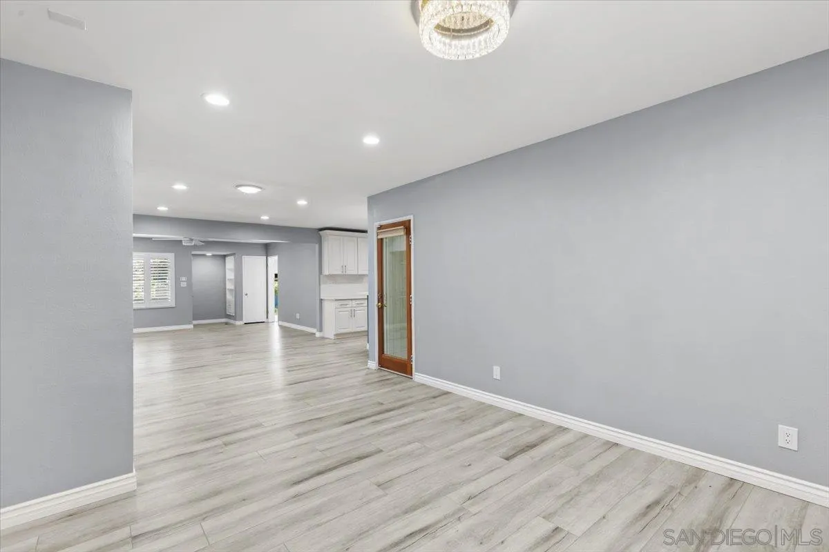 https://cdn.realtyfeed.com/cdn/127/260005217/af8c80387648f1a1424e9d7784c9bcb2.webp