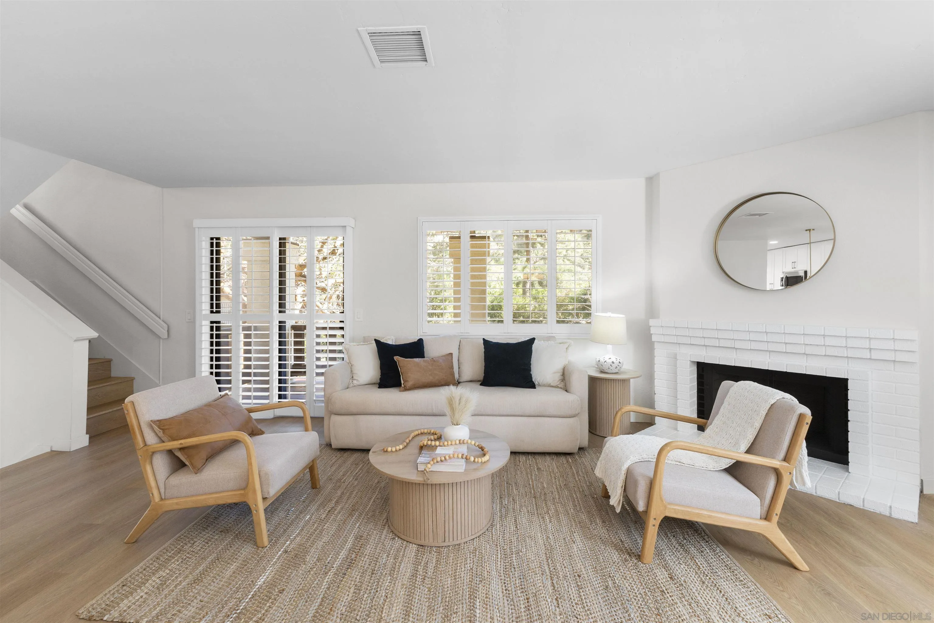 https://cdn.realtyfeed.com/cdn/127/260005218/00b338b56cc51e085d3582462bbef1fe.webp