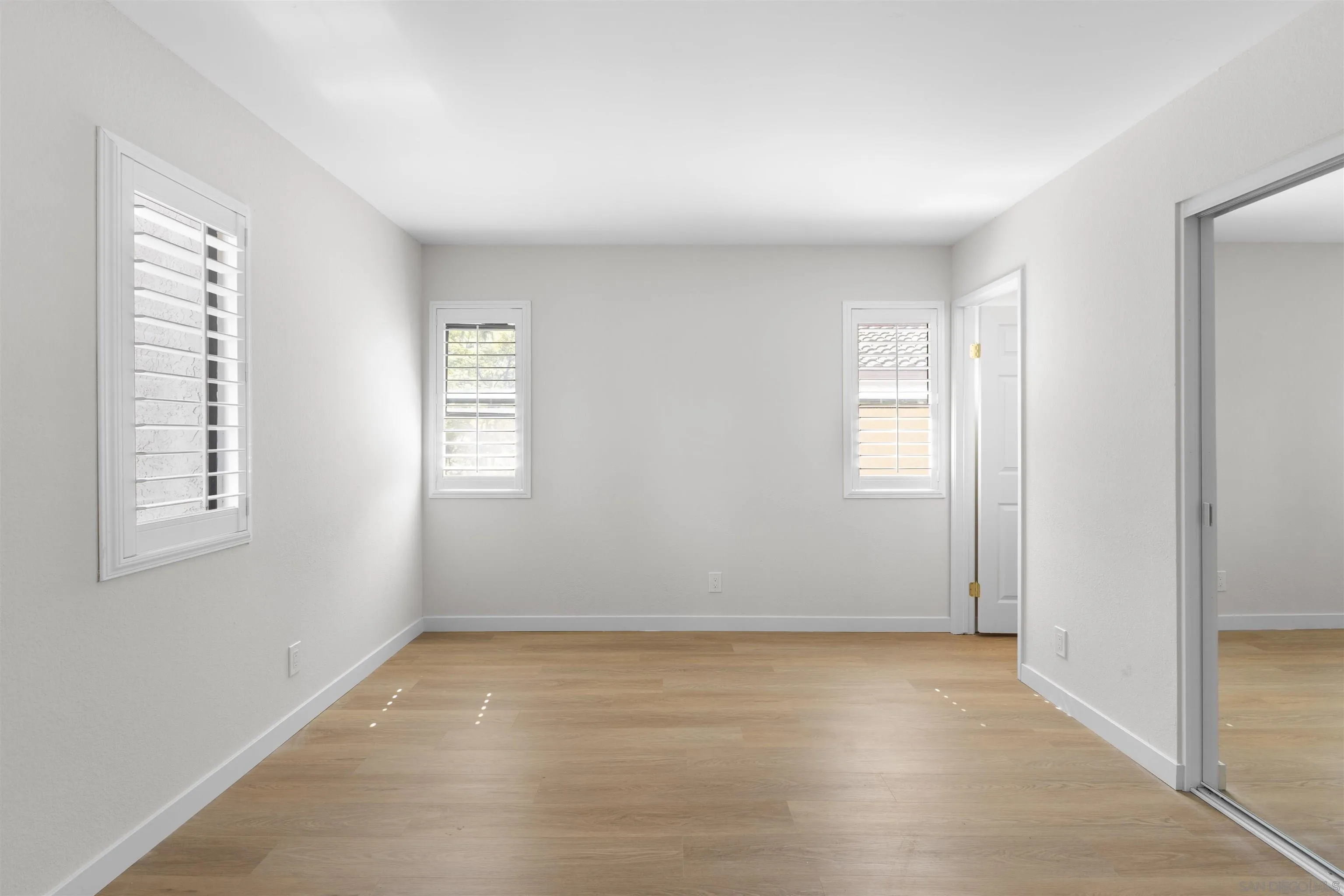https://cdn.realtyfeed.com/cdn/127/260005218/7355981ee170aceedba9fbb9e38e84e9.webp