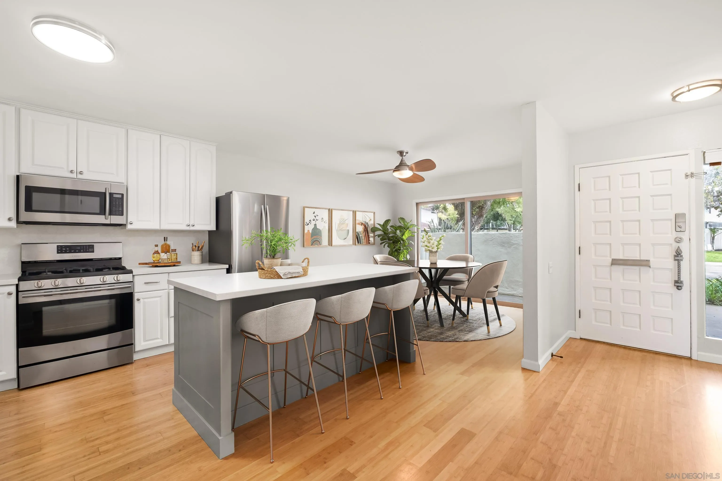 https://cdn.realtyfeed.com/cdn/127/260005223/02249379e96937f87cc724271f153bc0.webp