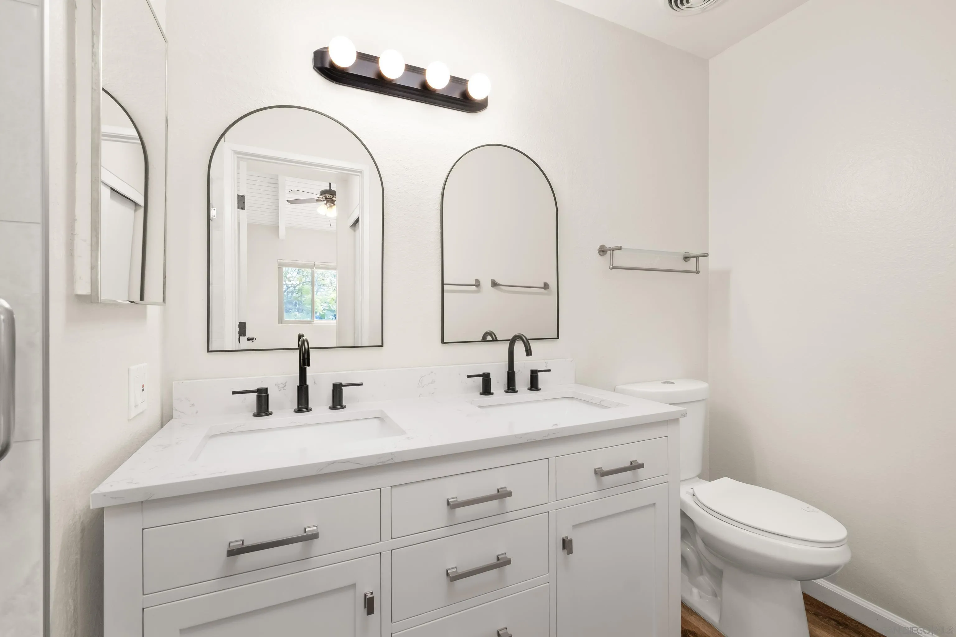 https://cdn.realtyfeed.com/cdn/127/260005223/619f50c2187ec71829e1cd617b94c495.webp