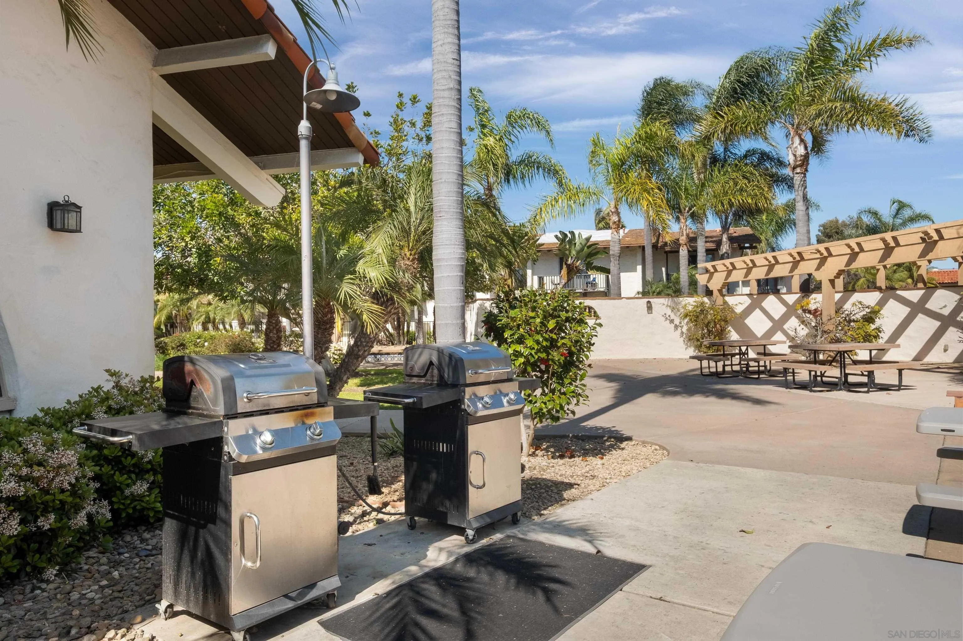 https://cdn.realtyfeed.com/cdn/127/260005223/72f35bd2bdbff83661ad5970725d42b5.webp