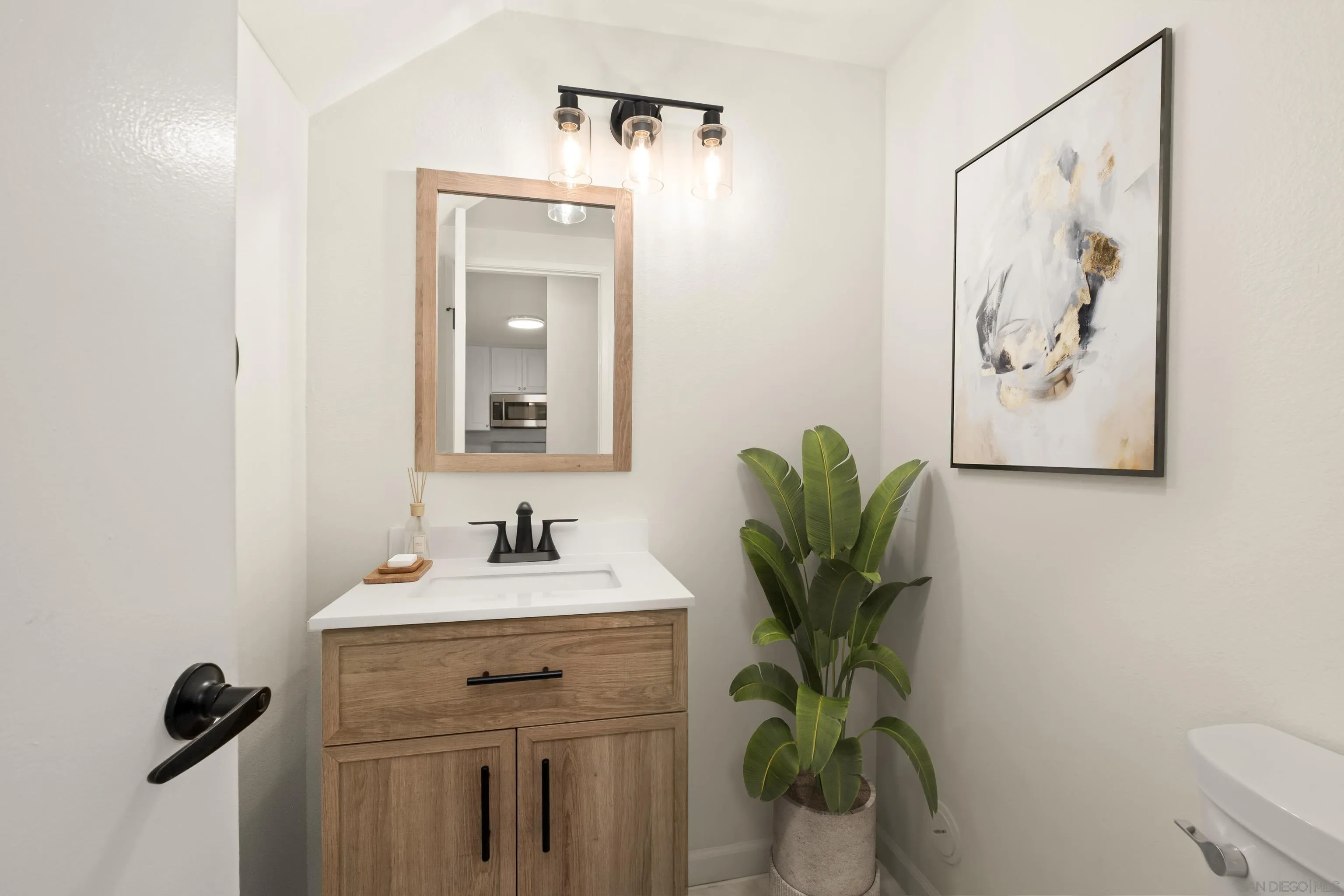 https://cdn.realtyfeed.com/cdn/127/260005223/84a79df0dcc93f47178027356fa0baa8.webp