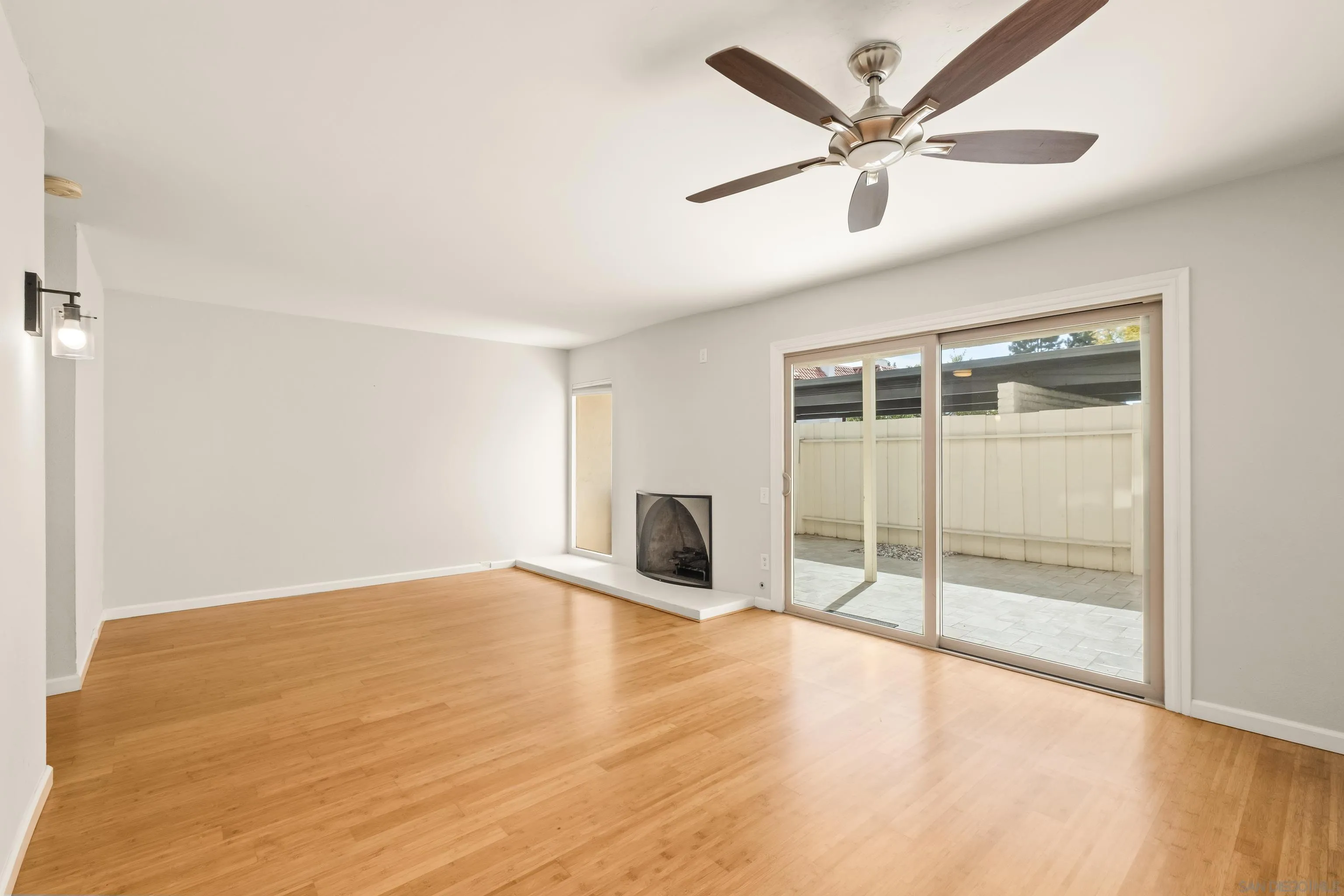 https://cdn.realtyfeed.com/cdn/127/260005223/9eb525985994e07847059a54ef711c79.webp