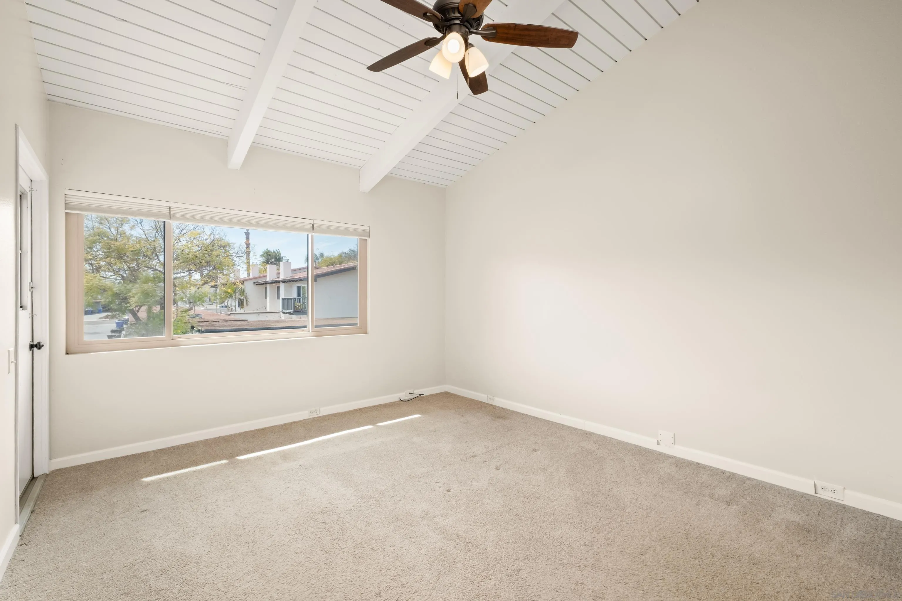 https://cdn.realtyfeed.com/cdn/127/260005223/b0bfcb20f6b1bb908ef8399c23732919.webp