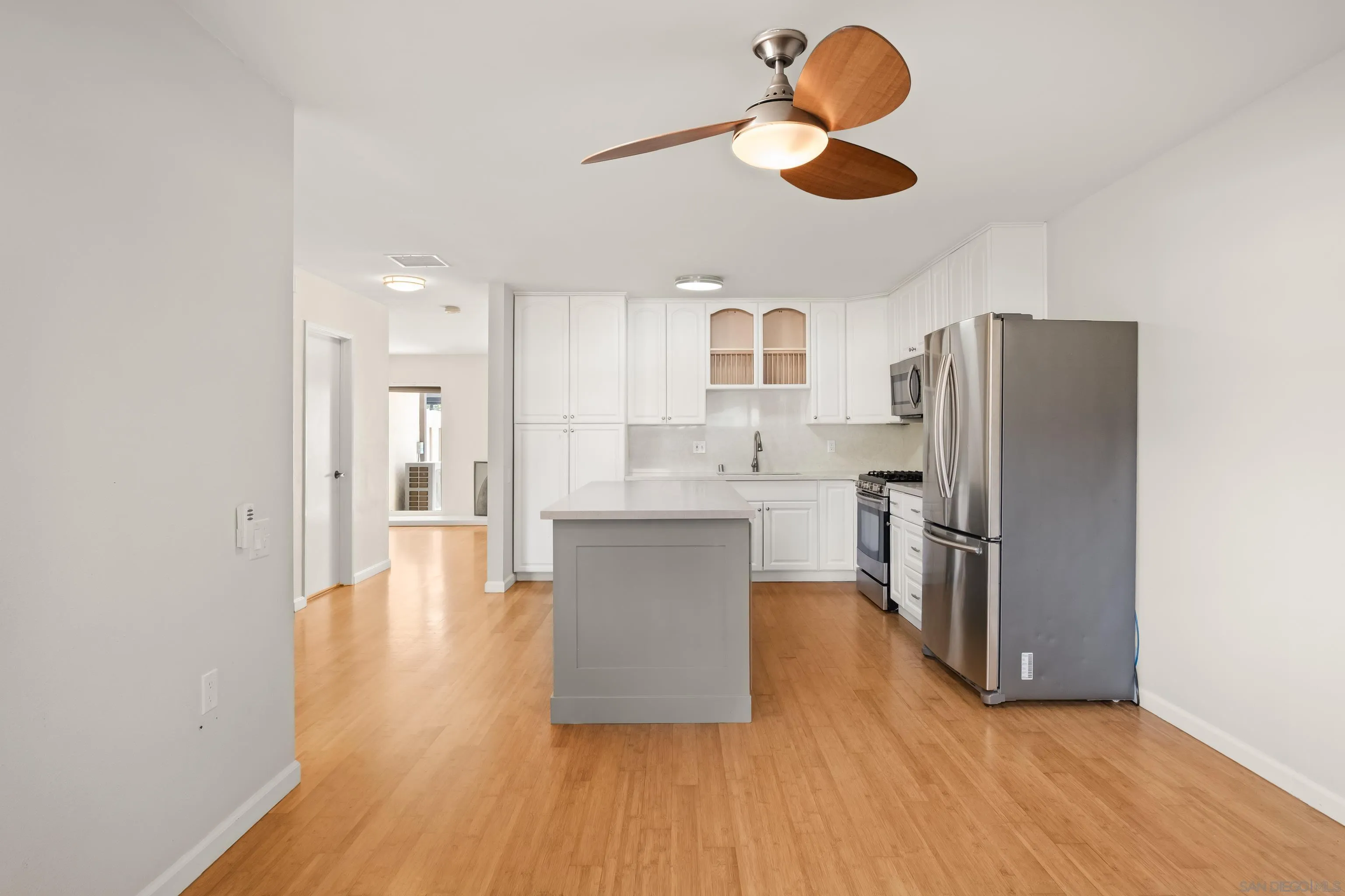 https://cdn.realtyfeed.com/cdn/127/260005223/b118c8cb36002128f3da6134c317cb8d.webp