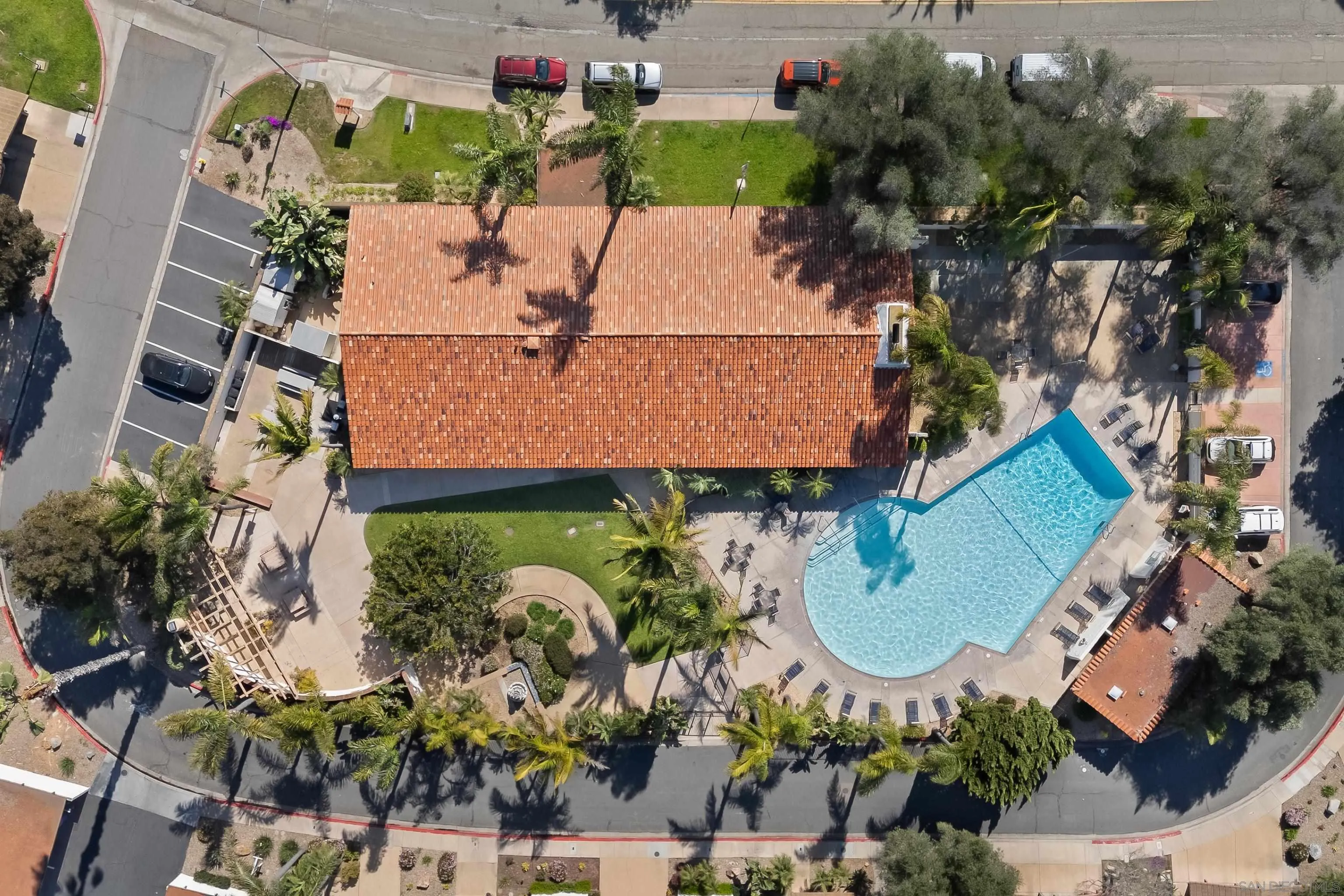 https://cdn.realtyfeed.com/cdn/127/260005223/cfb499891d95bc7974b367137c776033.webp