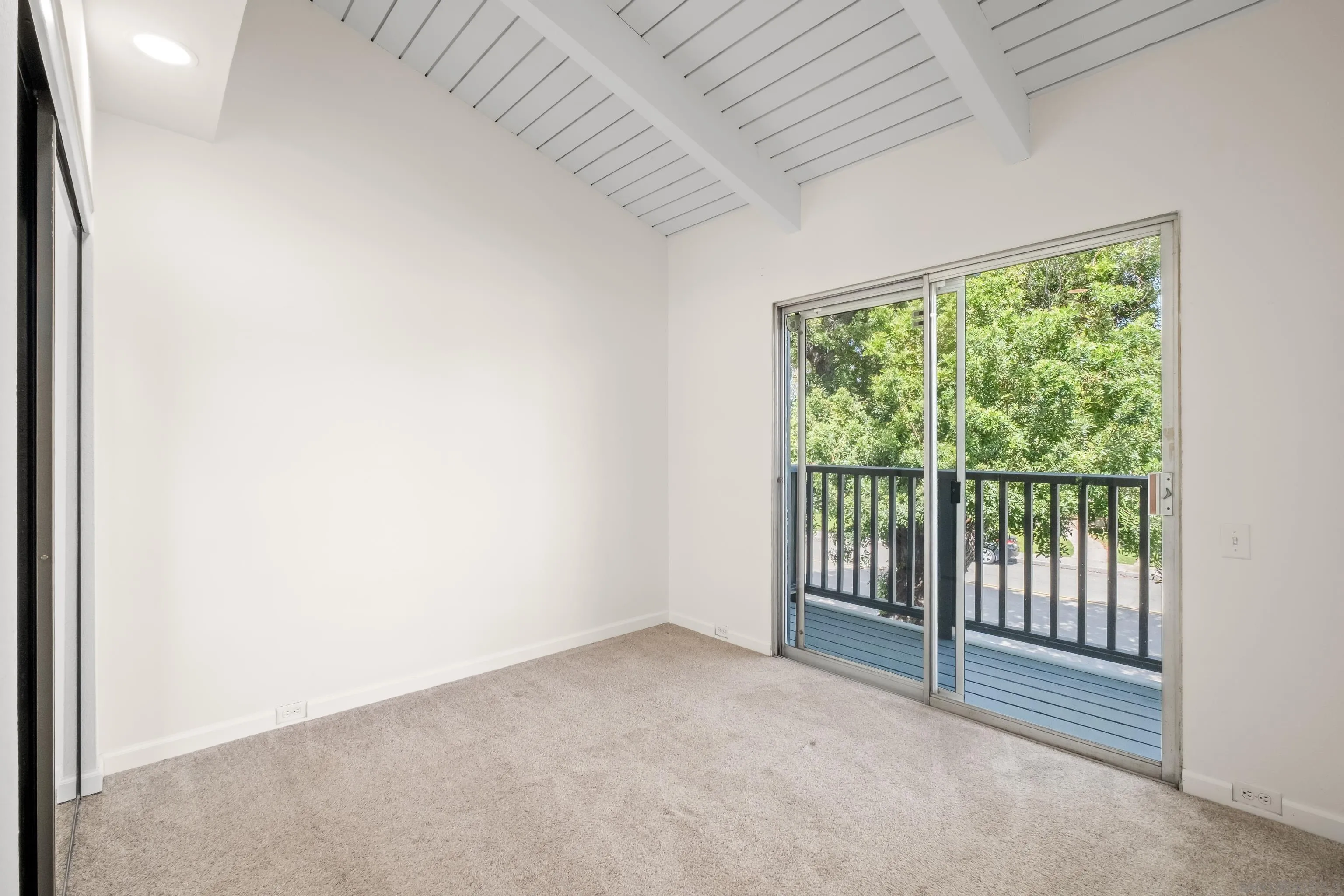 https://cdn.realtyfeed.com/cdn/127/260005223/d66f9236d57c07b4d75b43b9a6fe1f0b.webp