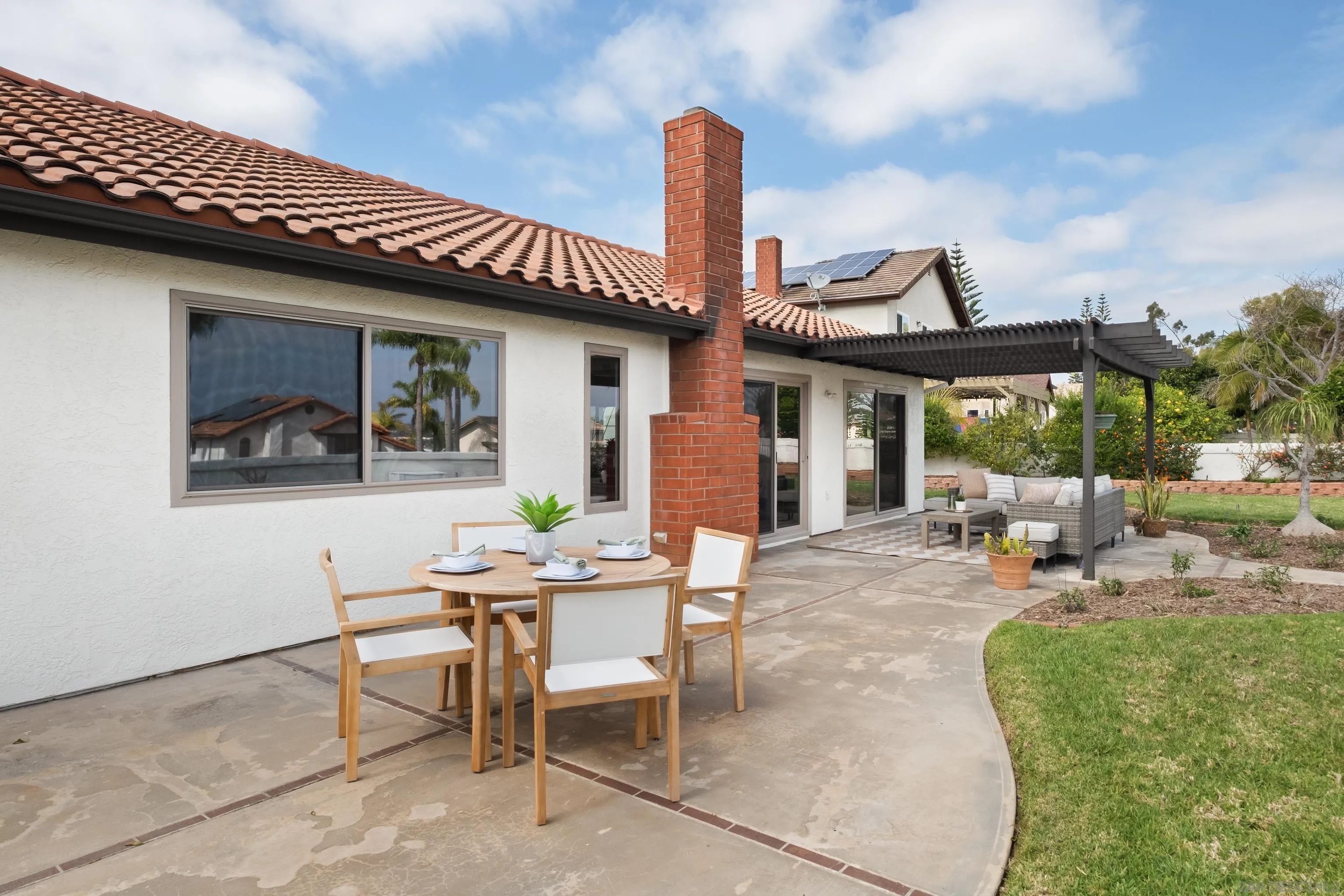 https://cdn.realtyfeed.com/cdn/127/260005227/1b03a47e62180186ad242fc419edc3d3.webp
