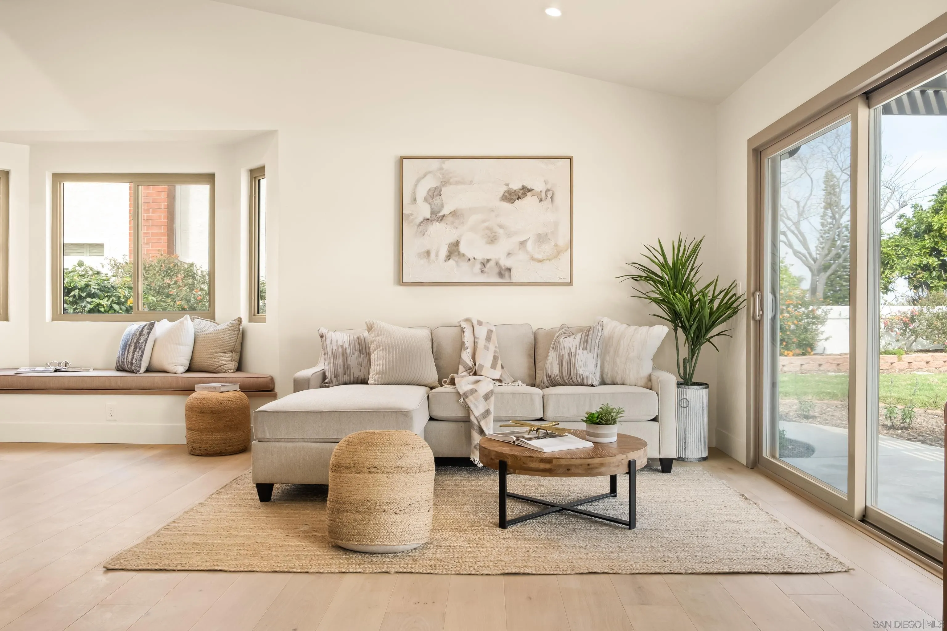 https://cdn.realtyfeed.com/cdn/127/260005227/37a423647dc48255d63dd80909a59bfc.webp