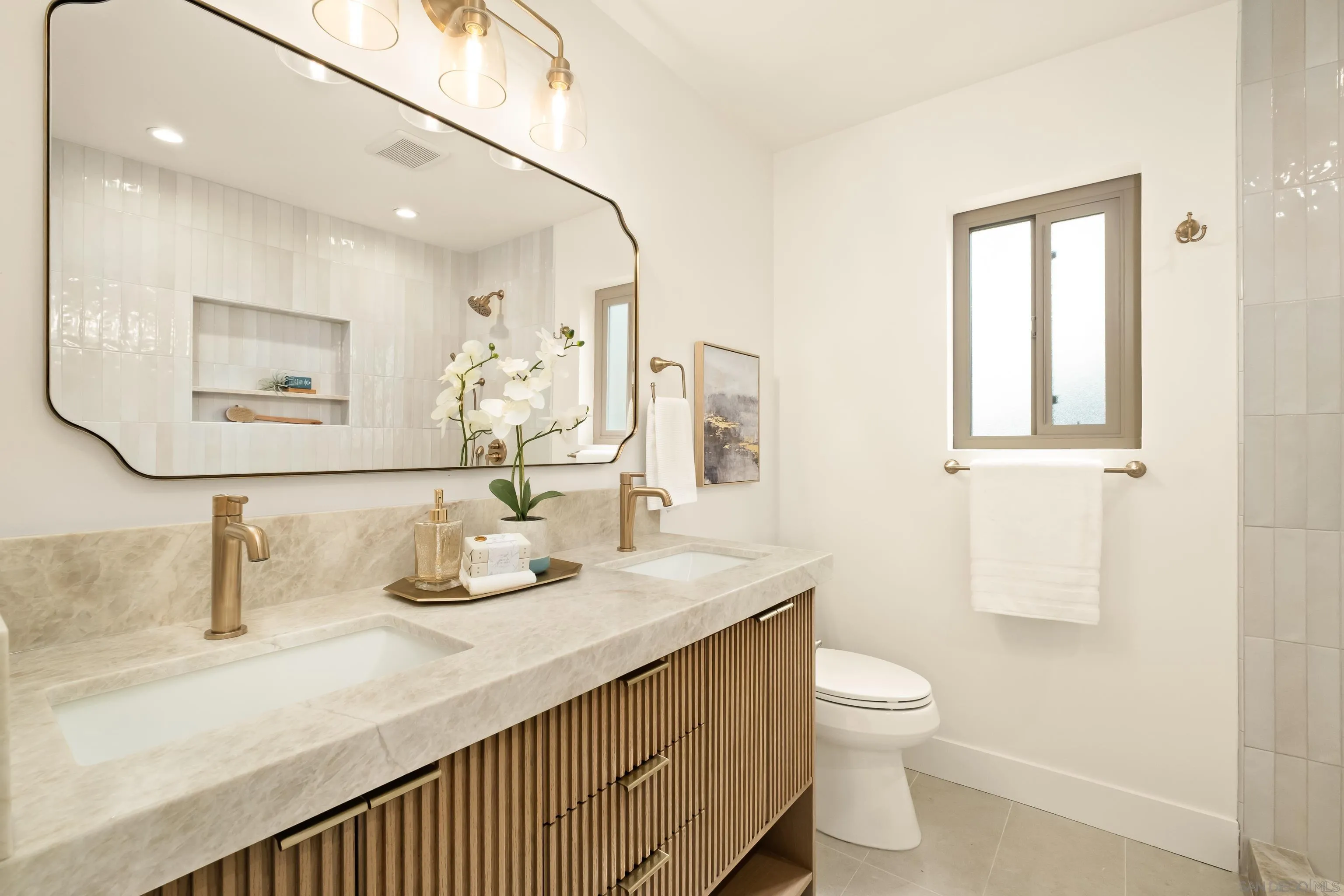 https://cdn.realtyfeed.com/cdn/127/260005227/3f3fd14b5e81862bf498df62f9f9bc3d.webp