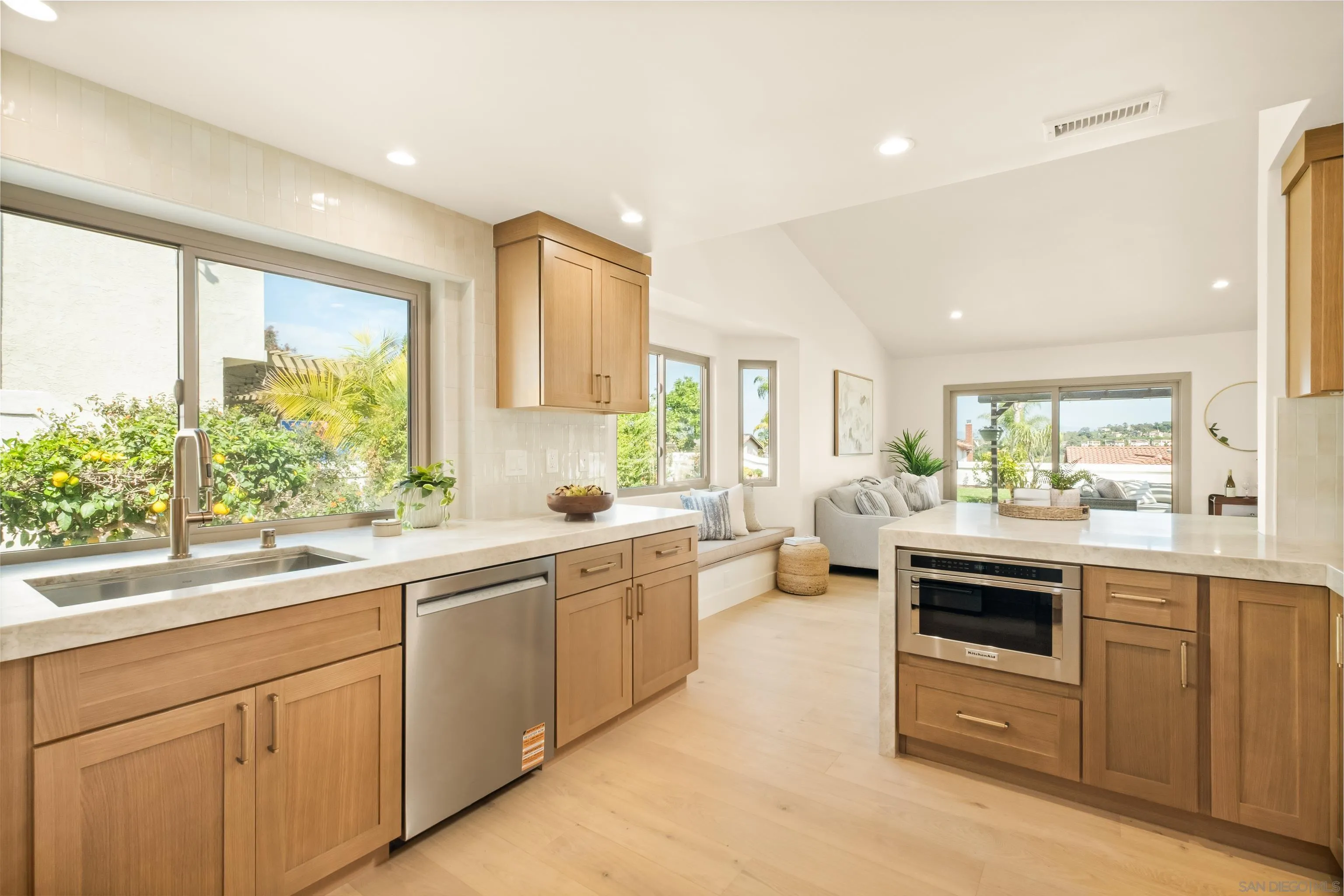 https://cdn.realtyfeed.com/cdn/127/260005227/4707a9fa1ead4775e12889966c098c3b.webp
