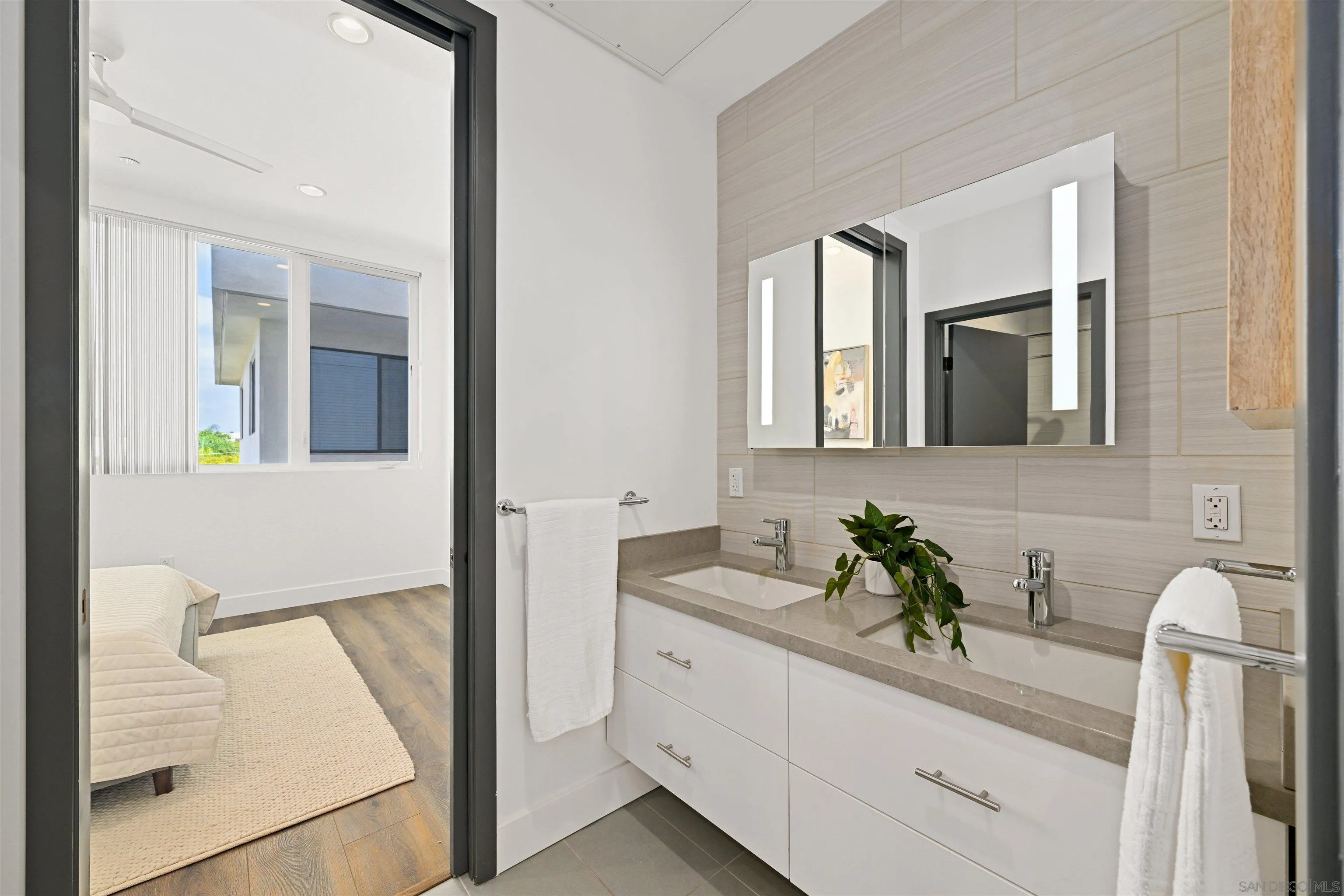 https://cdn.realtyfeed.com/cdn/127/260005230/6f2249a5e96fe05561ab8373f13822e4.webp