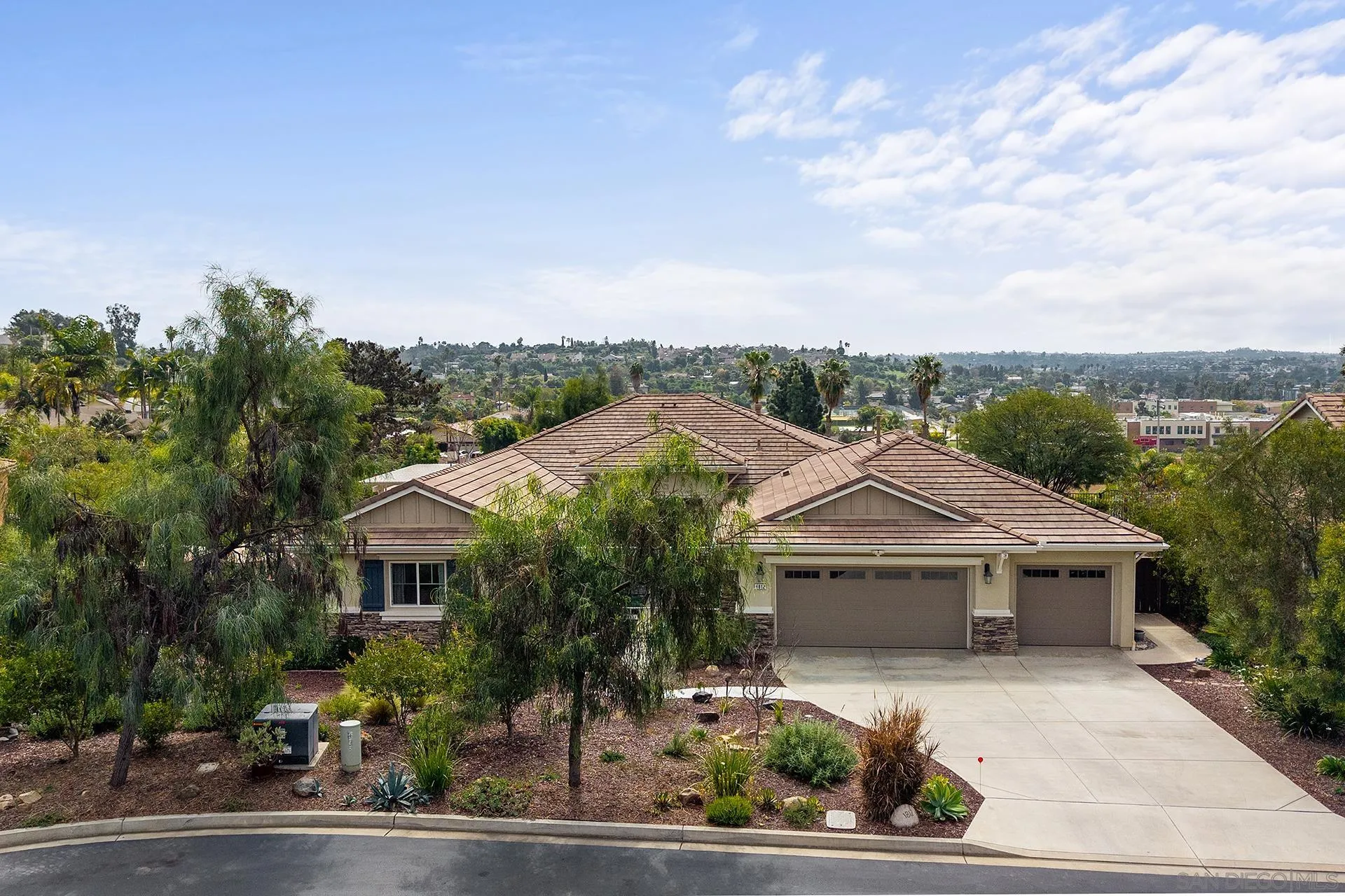 https://cdn.realtyfeed.com/cdn/127/260005232/916889c39daee388296d028943b9b720.webp