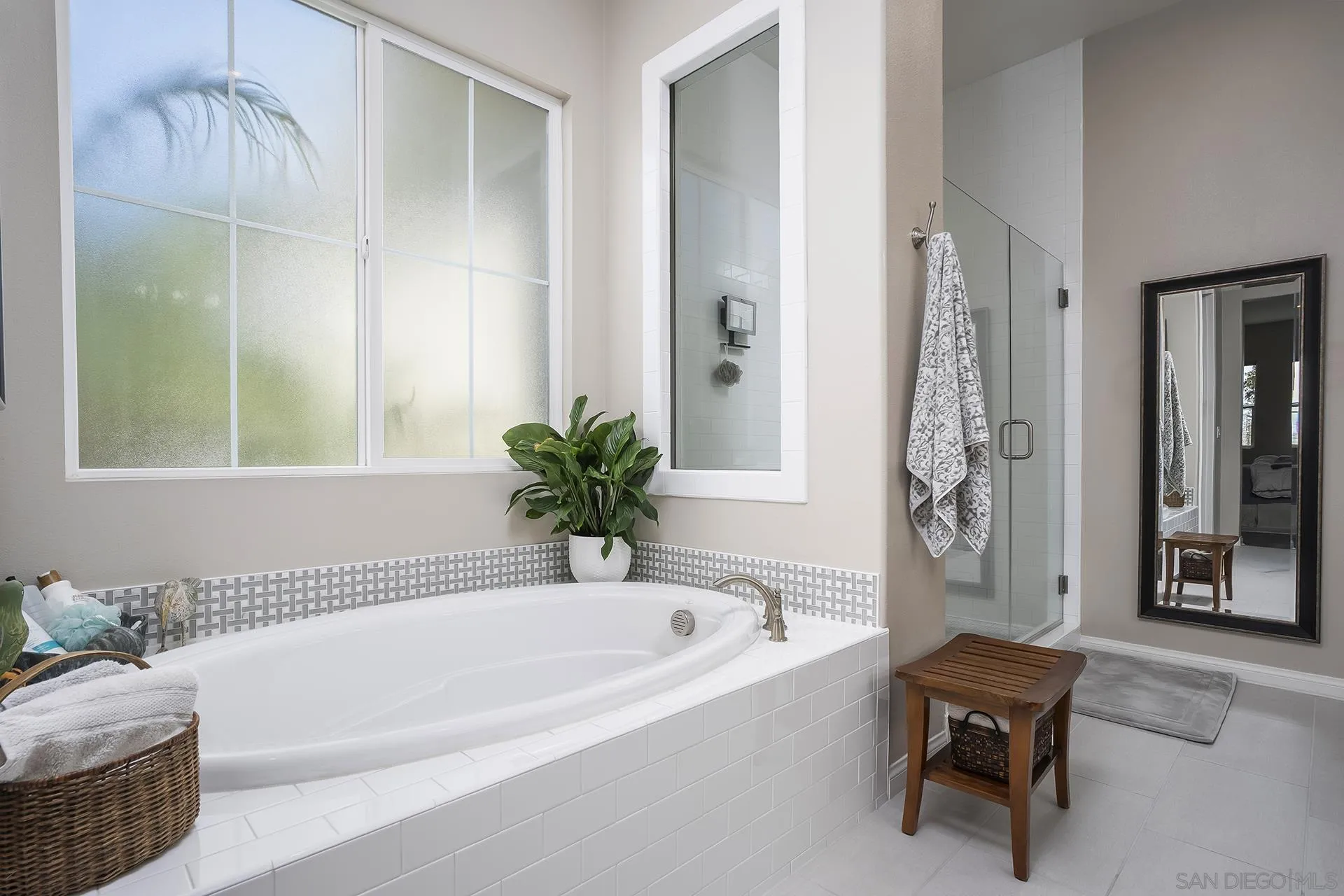 https://cdn.realtyfeed.com/cdn/127/260005232/9c1ed5aa6a9d08adcb4a722e696be177.webp