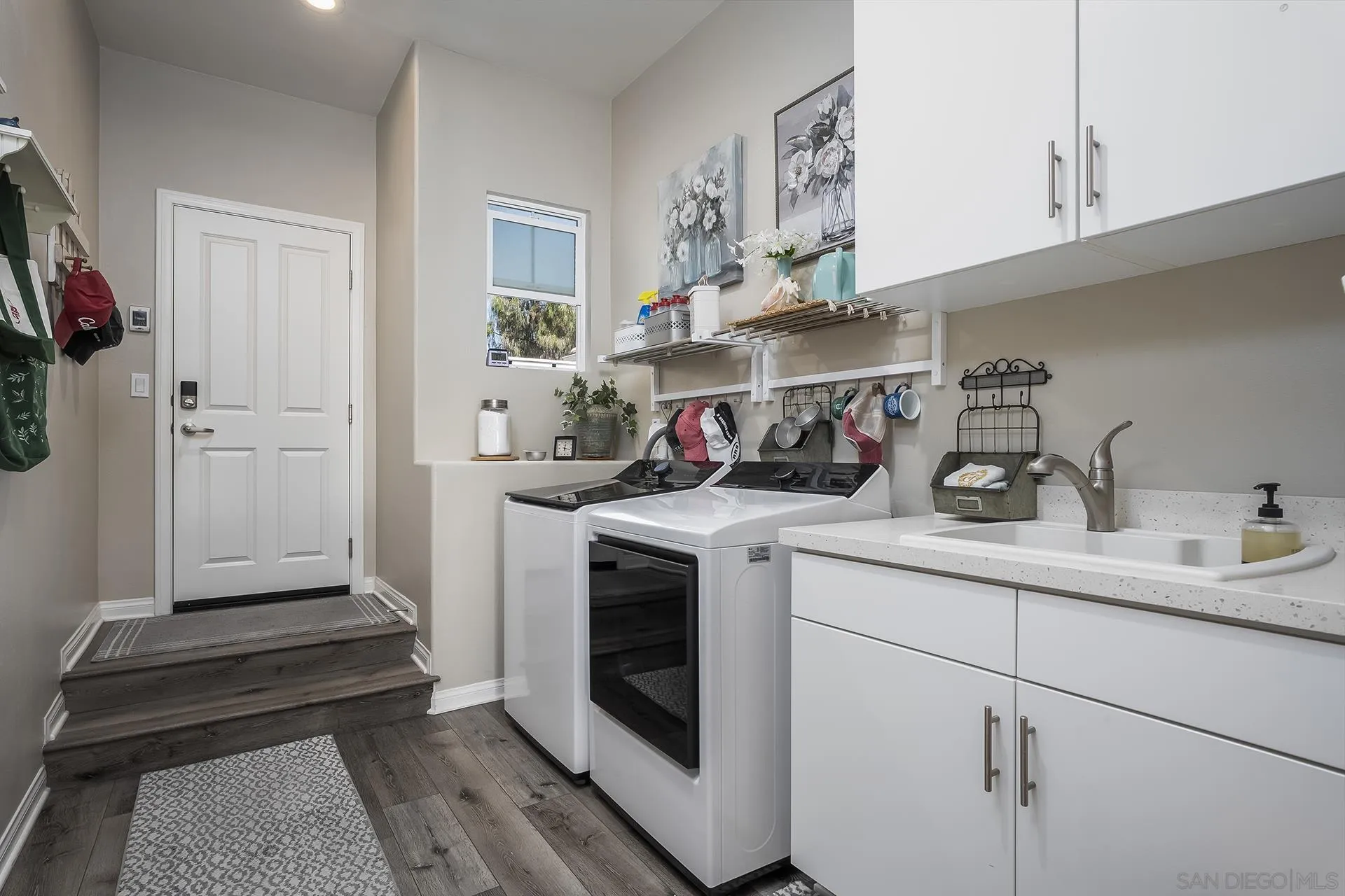 https://cdn.realtyfeed.com/cdn/127/260005232/b2cf7c57489b97fc28b879157f7430d4.webp