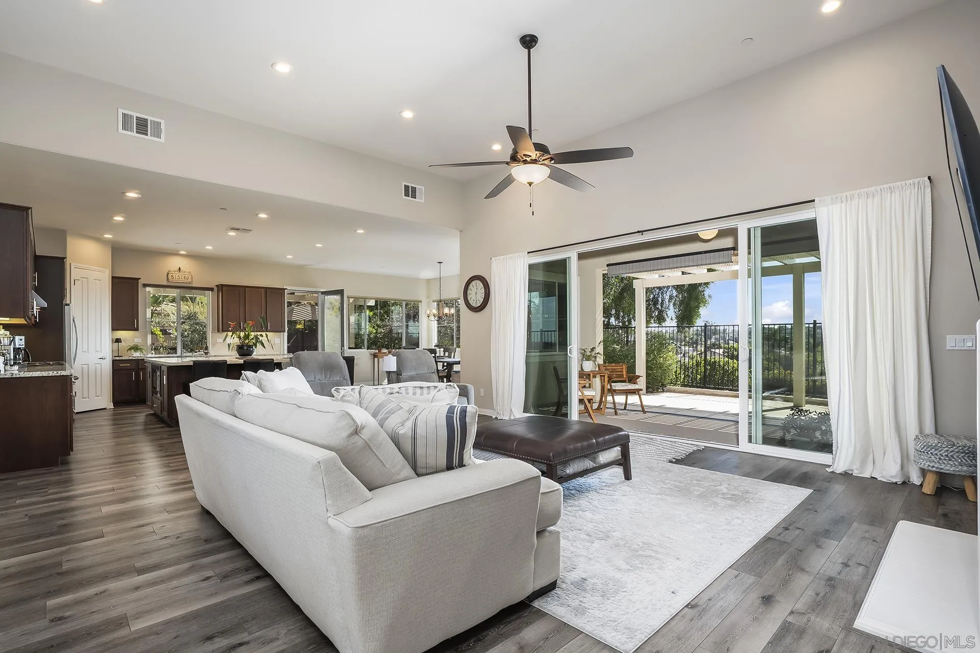 https://cdn.realtyfeed.com/cdn/127/260005232/d1a54633331e6a70d9d98272f4084e9a.webp