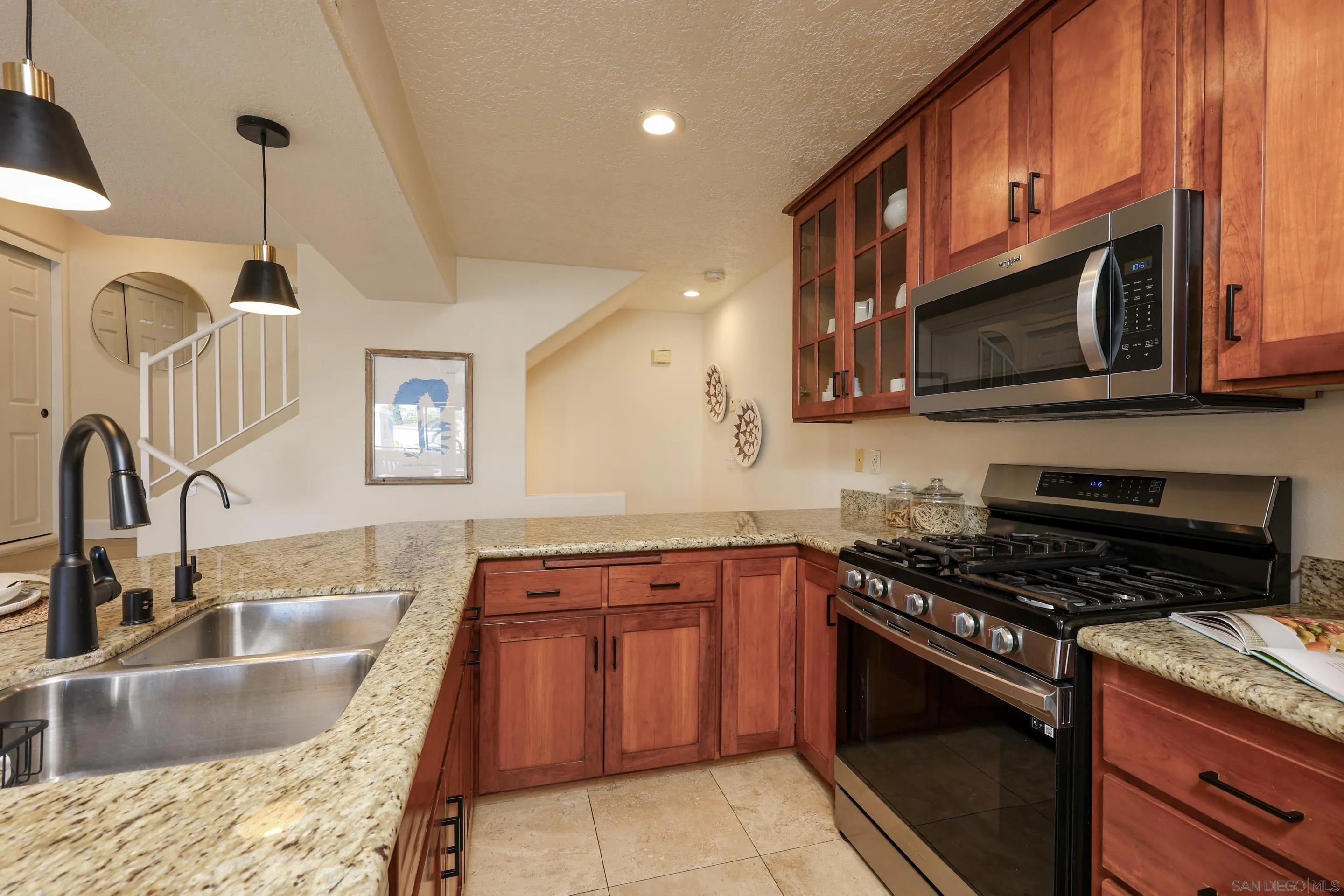https://cdn.realtyfeed.com/cdn/127/260005236/f2b2ce0a9348c1d6fb7bff08769d6b09.webp
