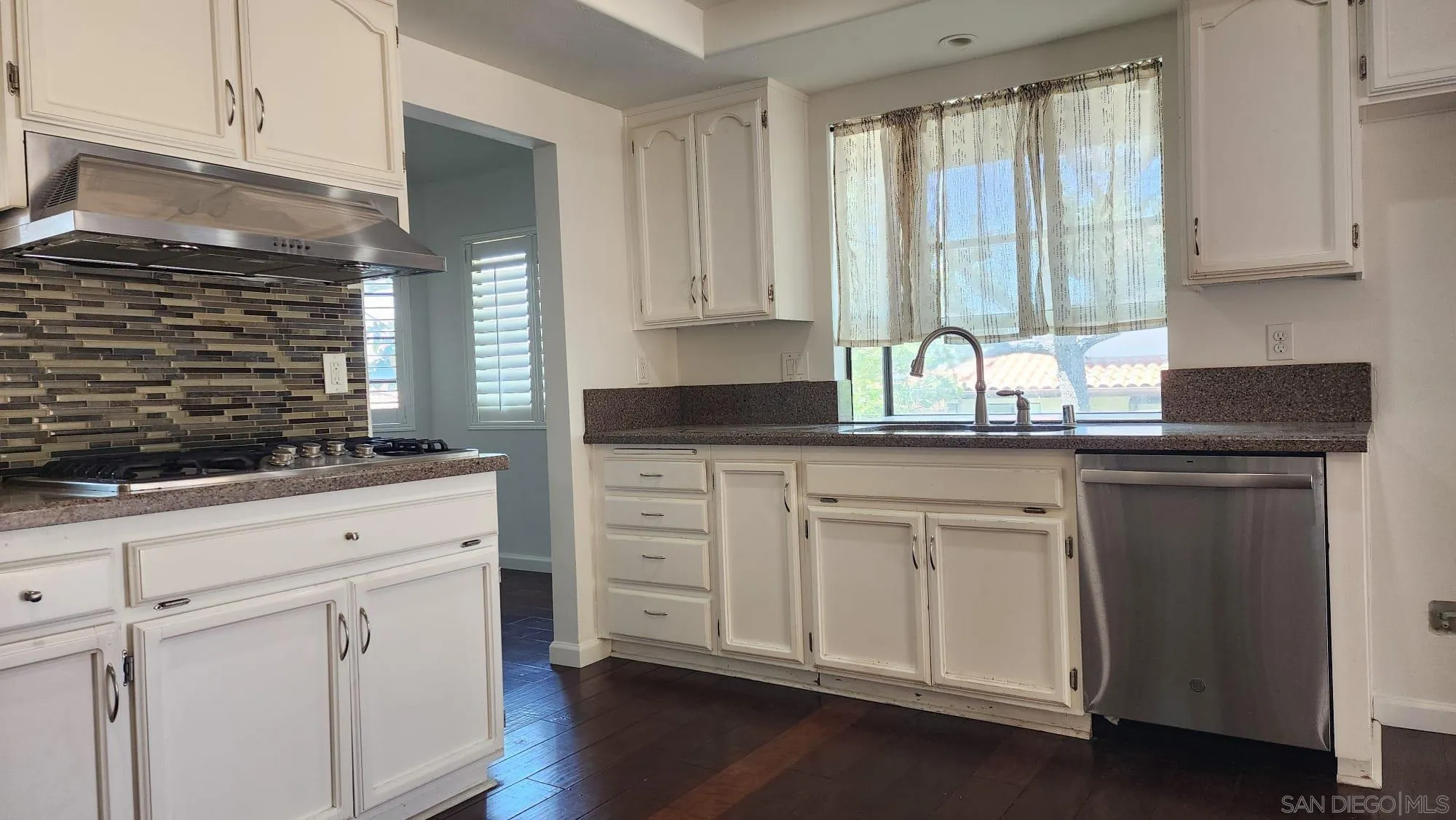 https://cdn.realtyfeed.com/cdn/127/260005238/95b5bf79c3cff0785862ccb87f562a00.webp