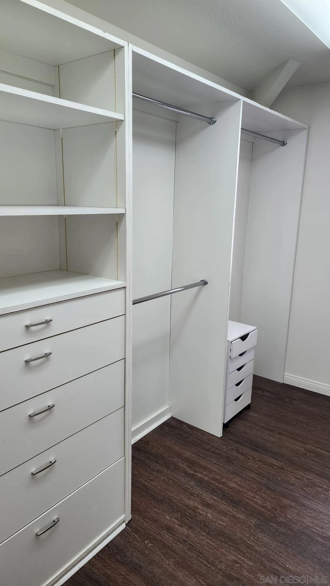 https://cdn.realtyfeed.com/cdn/127/260005238/cfda7a4db0dd431b6eb5d234085c17e1.webp