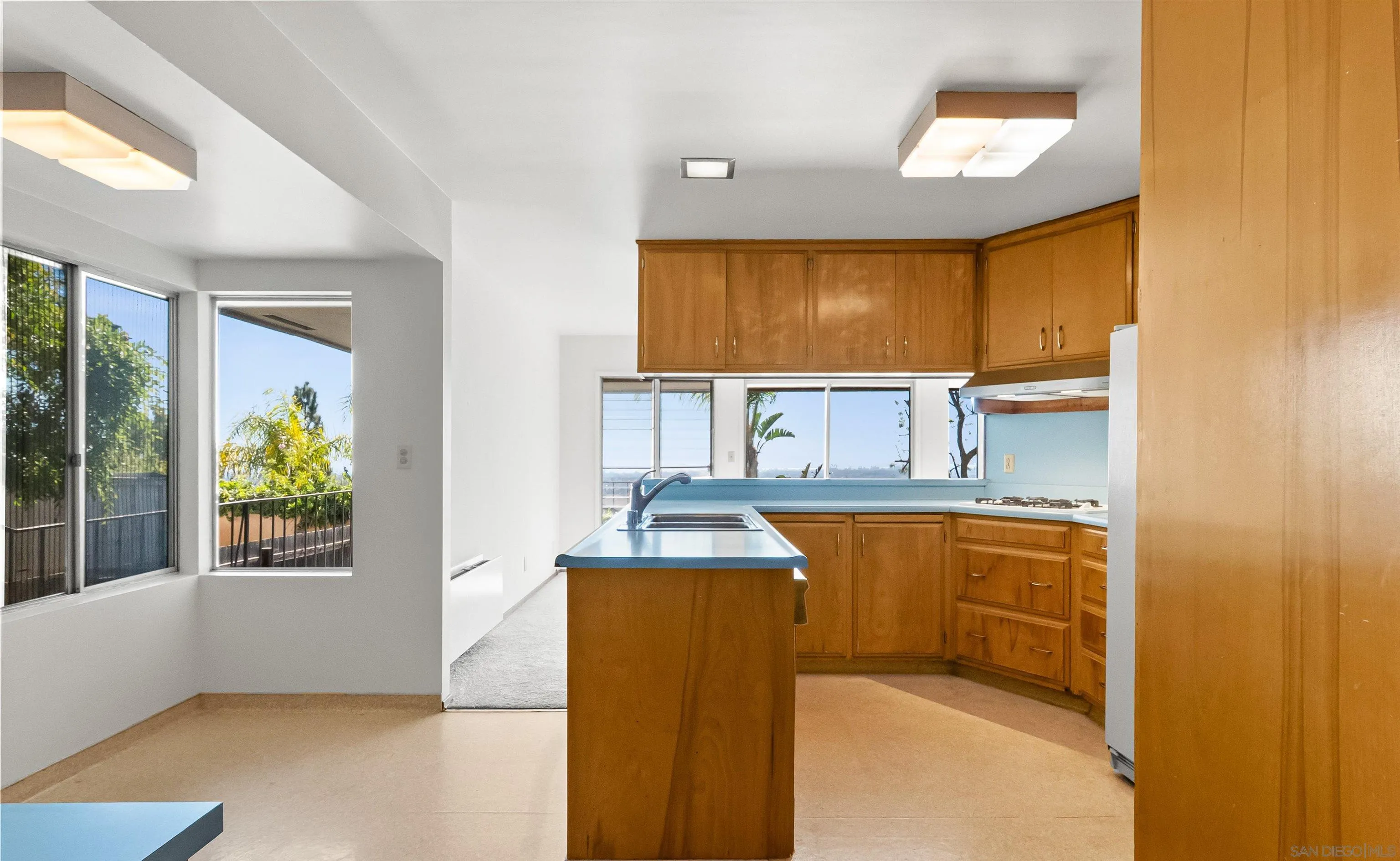 https://cdn.realtyfeed.com/cdn/127/260005239/36c7ac4fe25a72817cf04e3250af9b92.webp