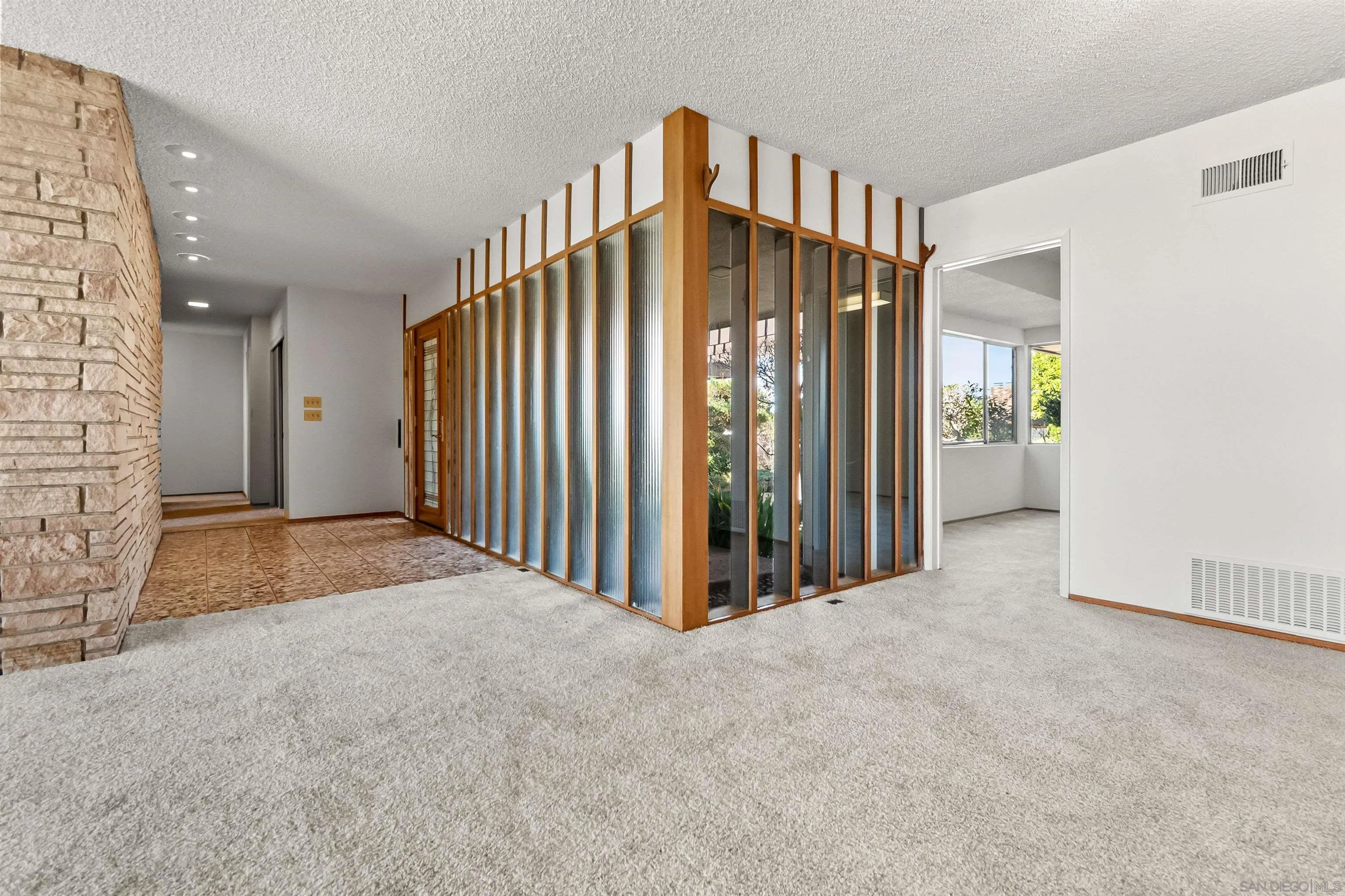 https://cdn.realtyfeed.com/cdn/127/260005239/3a7d7abd728c1ad8f3a0beab8295e81d.webp