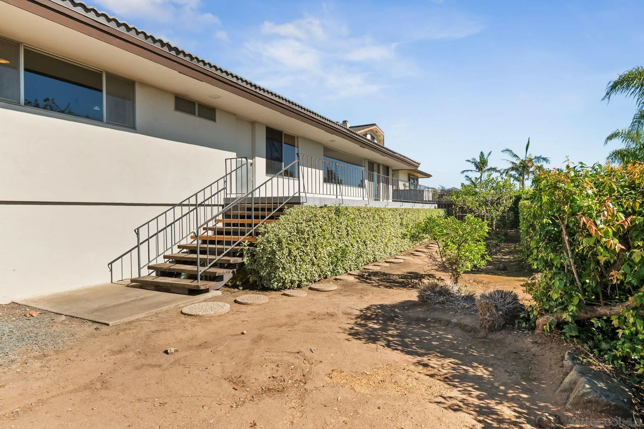https://cdn.realtyfeed.com/cdn/127/260005239/b667c8acaadca867ce6e5e72855f260c.webp
