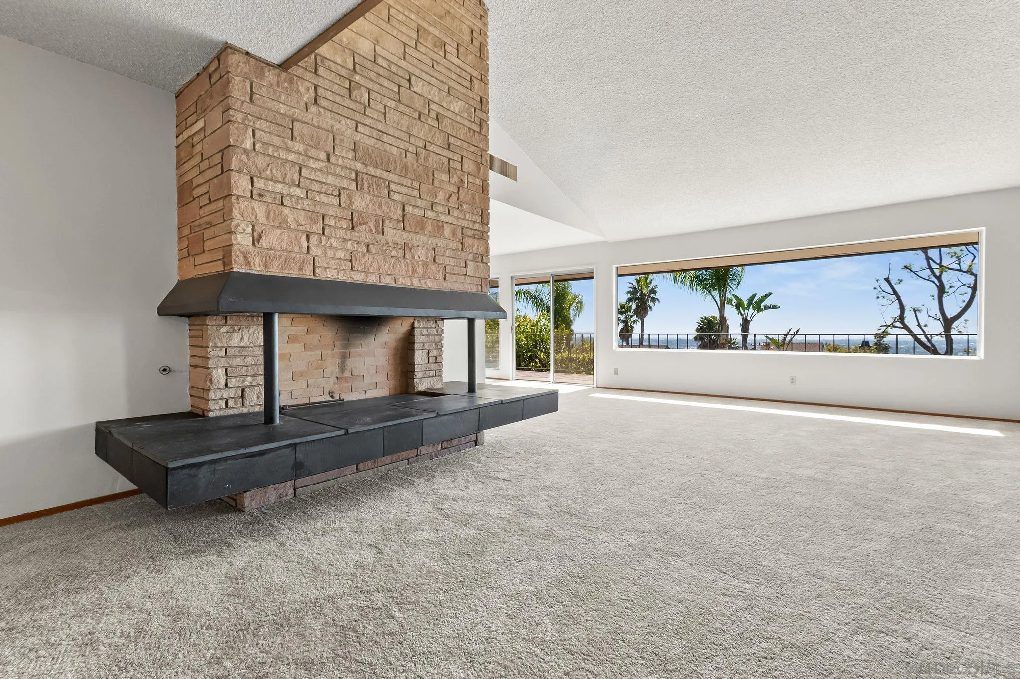 https://cdn.realtyfeed.com/cdn/127/260005239/e8fa575f702ba9b640c1b9679b269e16.webp