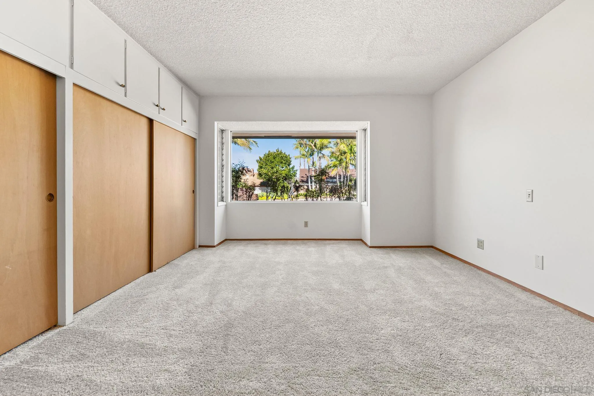 https://cdn.realtyfeed.com/cdn/127/260005239/f19b328db82cc216ee7c7051930b58b3.webp
