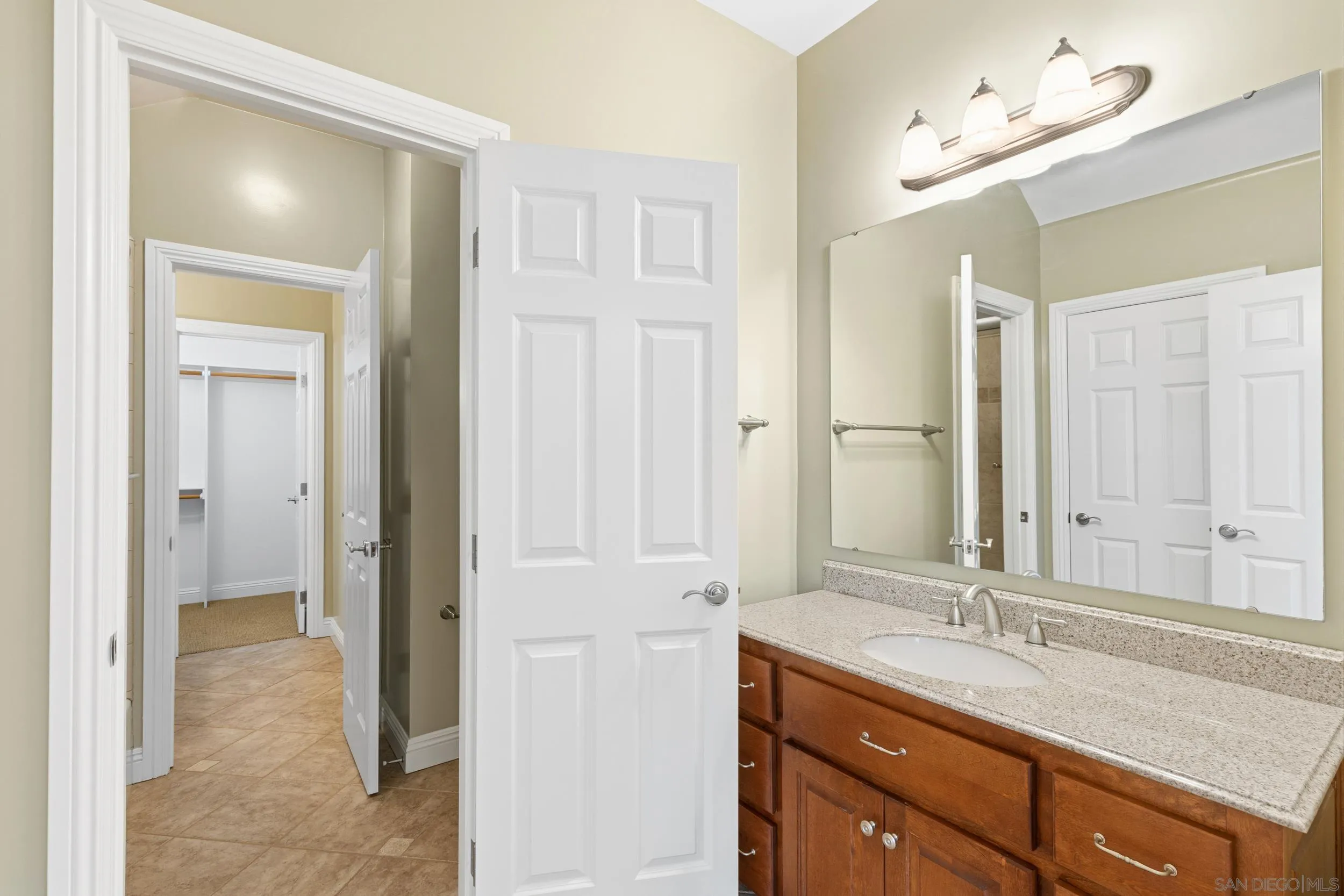 https://cdn.realtyfeed.com/cdn/127/260005241/230b6f39a2c4a36ec1a1e8168e17d619.webp