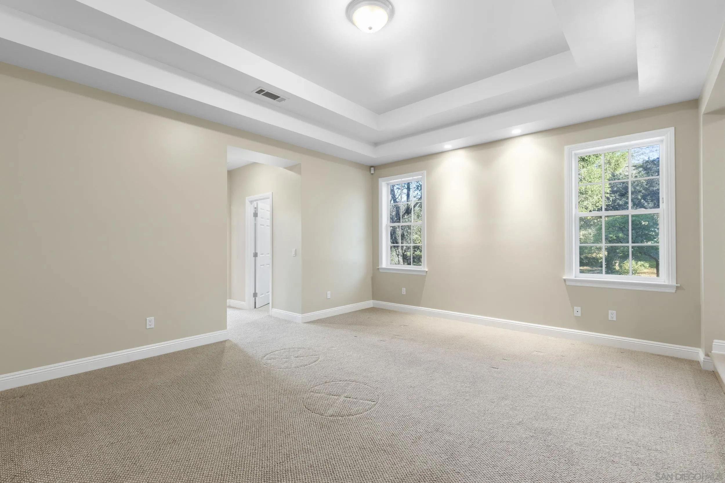 https://cdn.realtyfeed.com/cdn/127/260005241/68740635643b2bc22c680317250c0a03.webp
