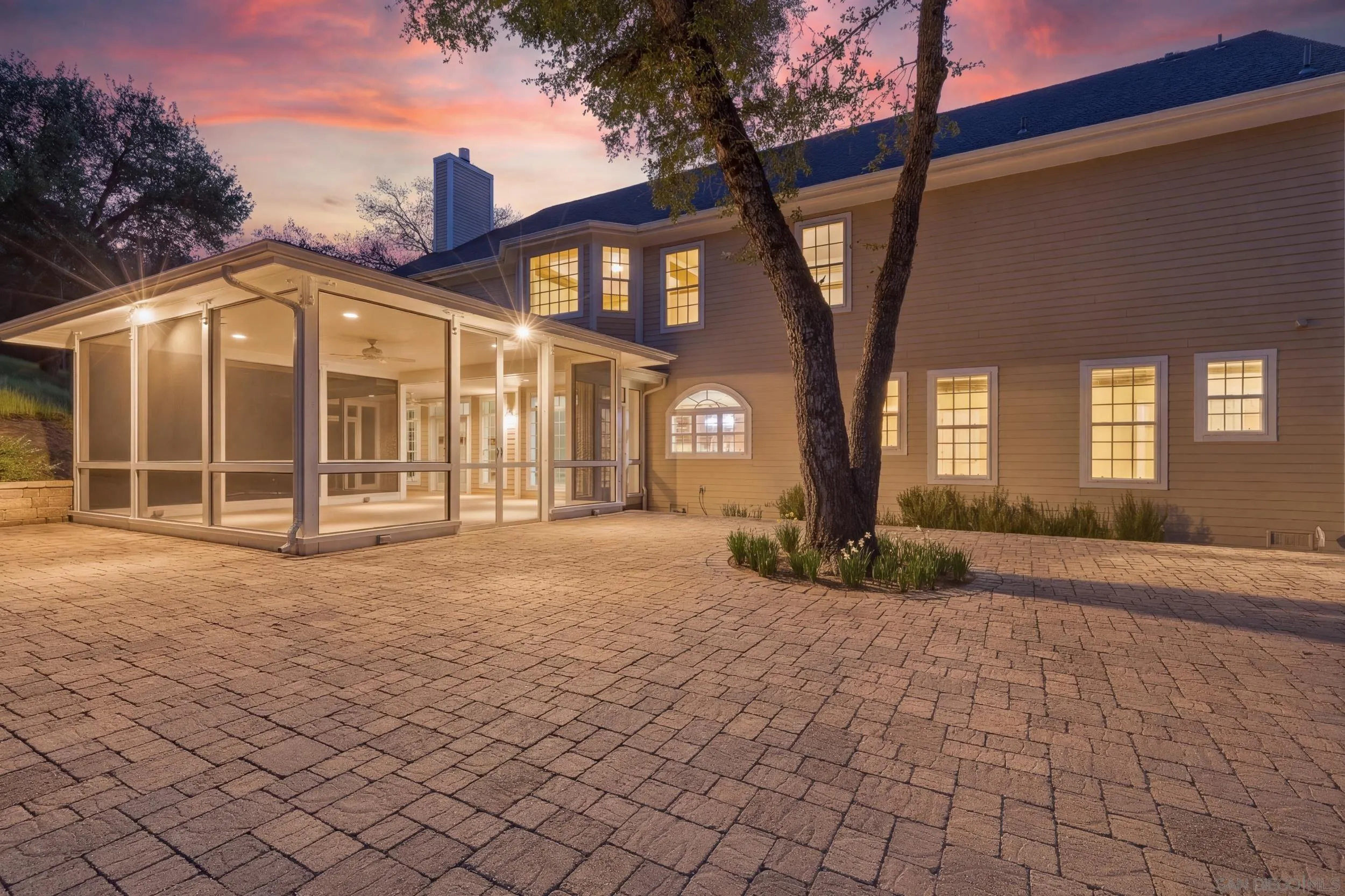https://cdn.realtyfeed.com/cdn/127/260005241/76de5ab3f39b0aaa1600f761c75d1740.webp