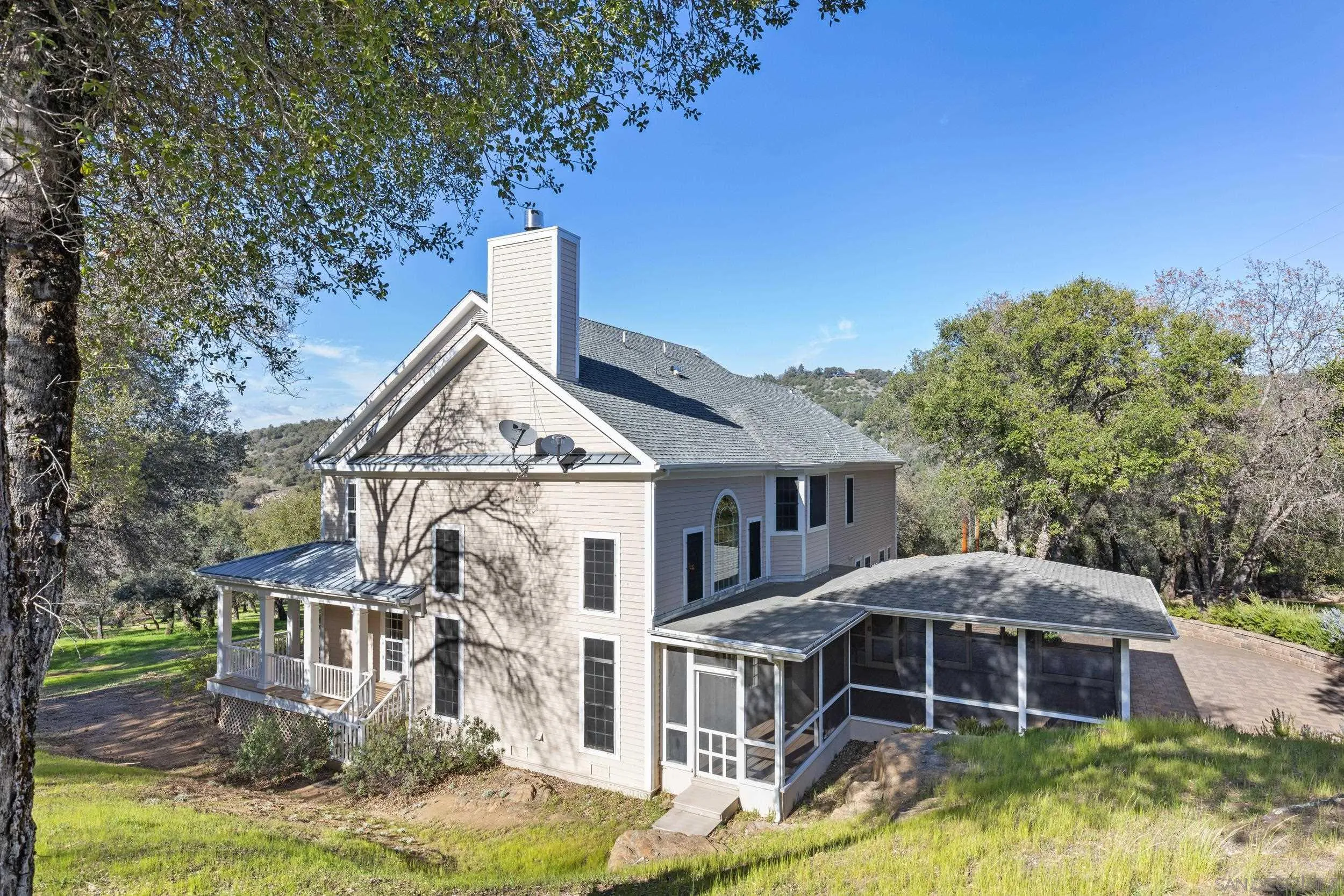 https://cdn.realtyfeed.com/cdn/127/260005241/ec66f8ce2b59c84de3e21880117e6c7e.webp
