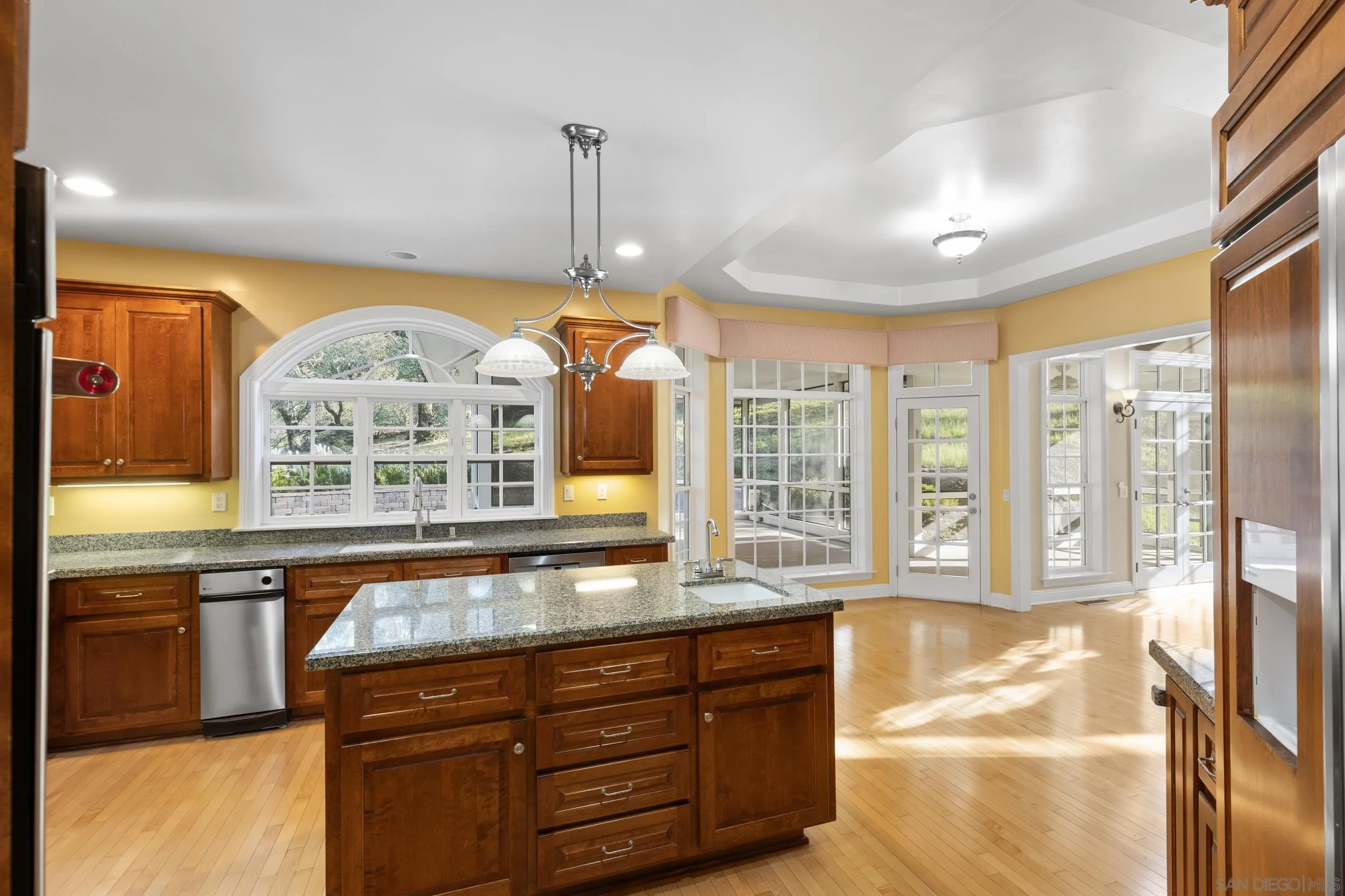https://cdn.realtyfeed.com/cdn/127/260005241/ef4417b1379458a14dbf491bd773f8a9.webp