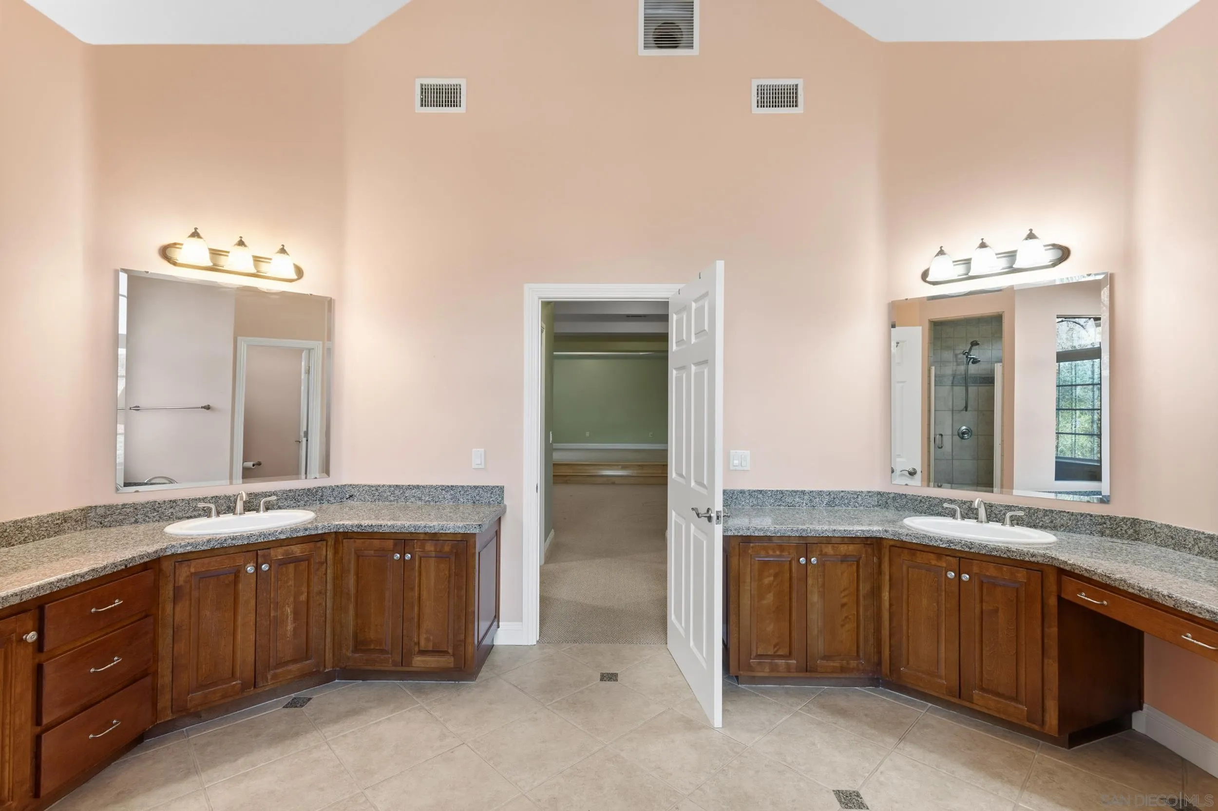 https://cdn.realtyfeed.com/cdn/127/260005241/f8d6aa7da2d6d385bb3837747a71c287.webp