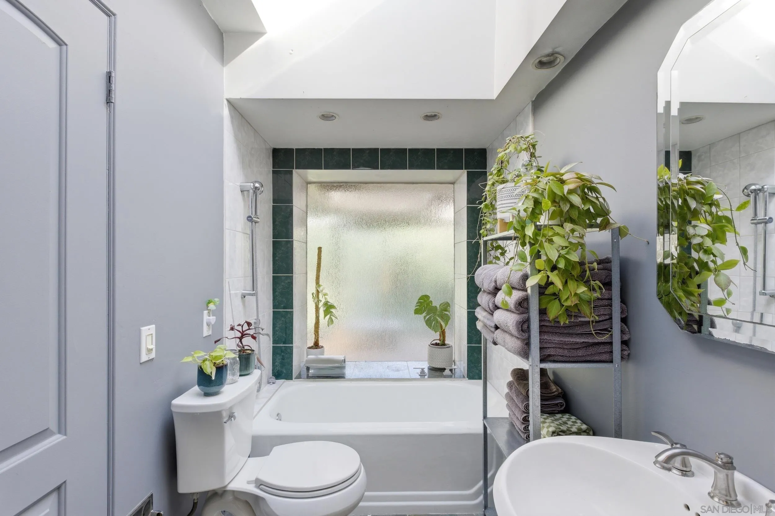 https://cdn.realtyfeed.com/cdn/127/260005242/4183ab3c9606b8af9b4812f95c9ed457.webp