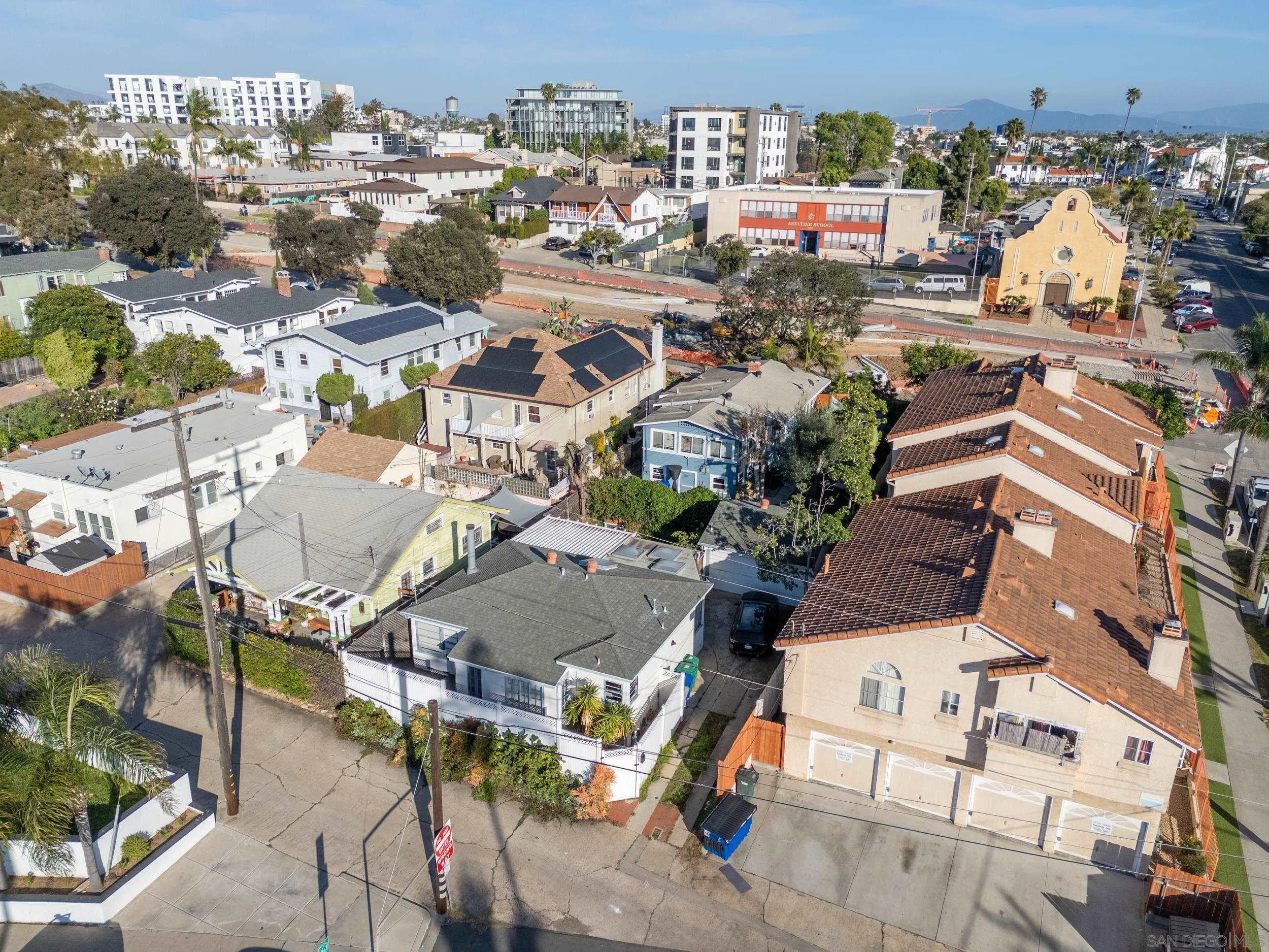 https://cdn.realtyfeed.com/cdn/127/260005242/9d85b880e56f4bac1be1039e81bf2eb9.webp