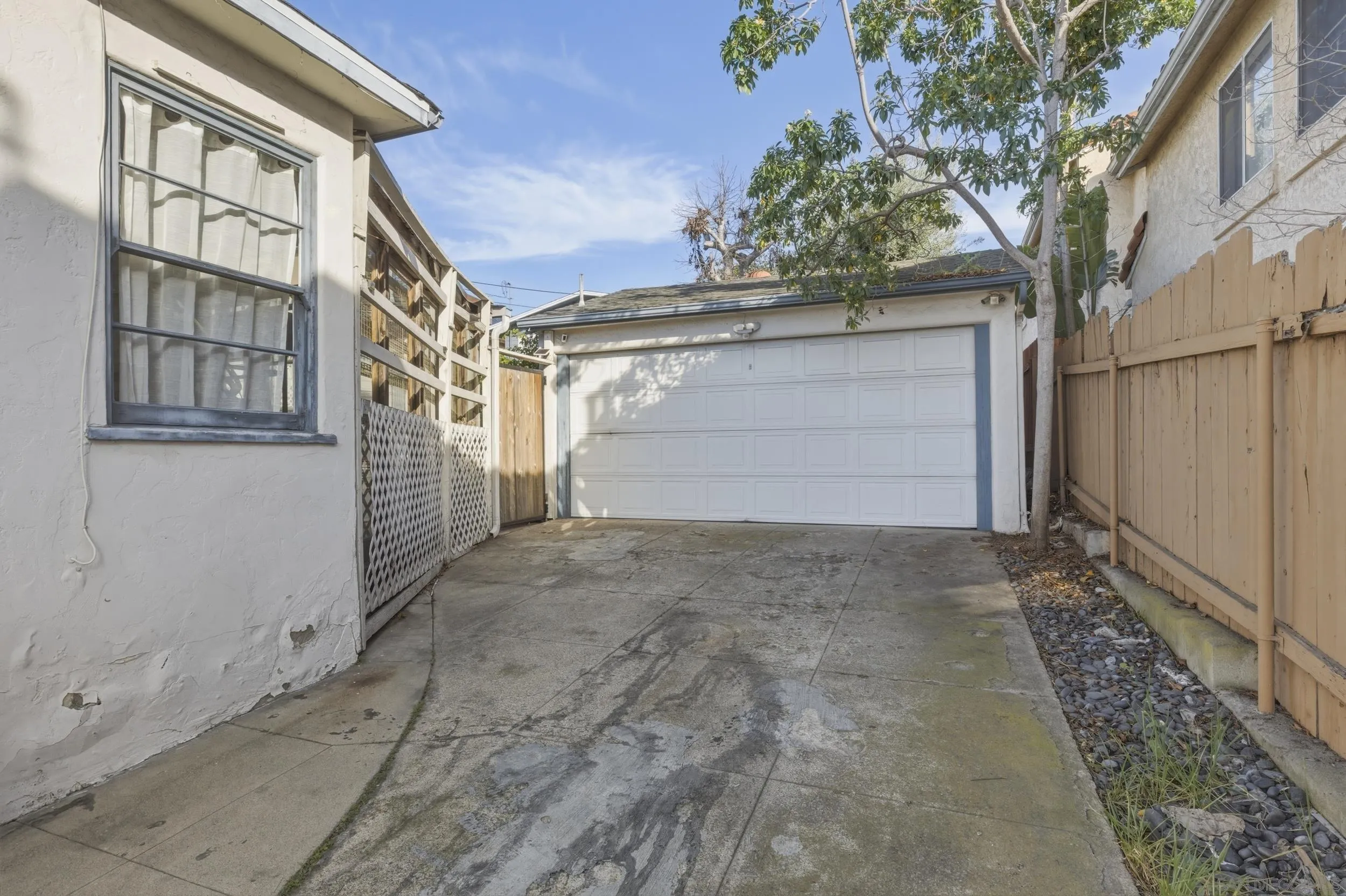 https://cdn.realtyfeed.com/cdn/127/260005242/c0c687b1875d90b6fe70b873f0cd57d2.webp